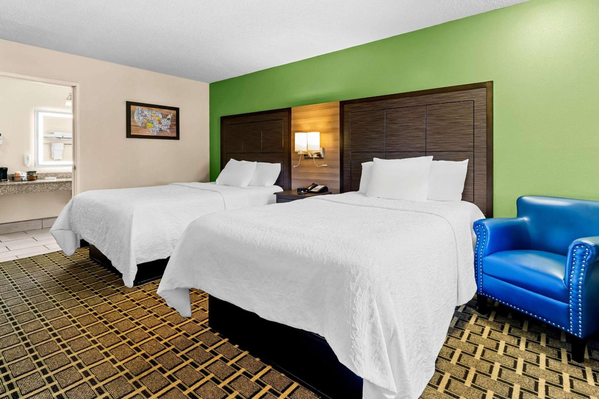 Econo Lodge Russellville photo 6