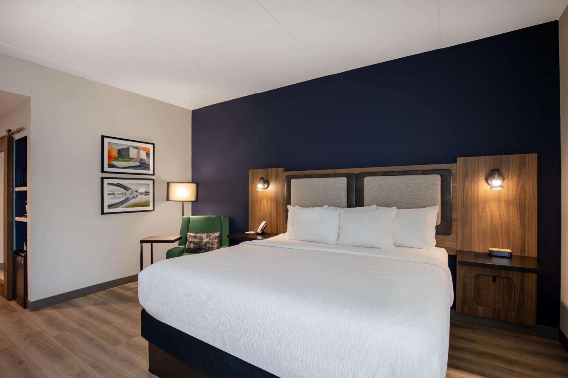 La Quinta Inn & Suites by Wyndham Chattanooga Downtown/South photo 28