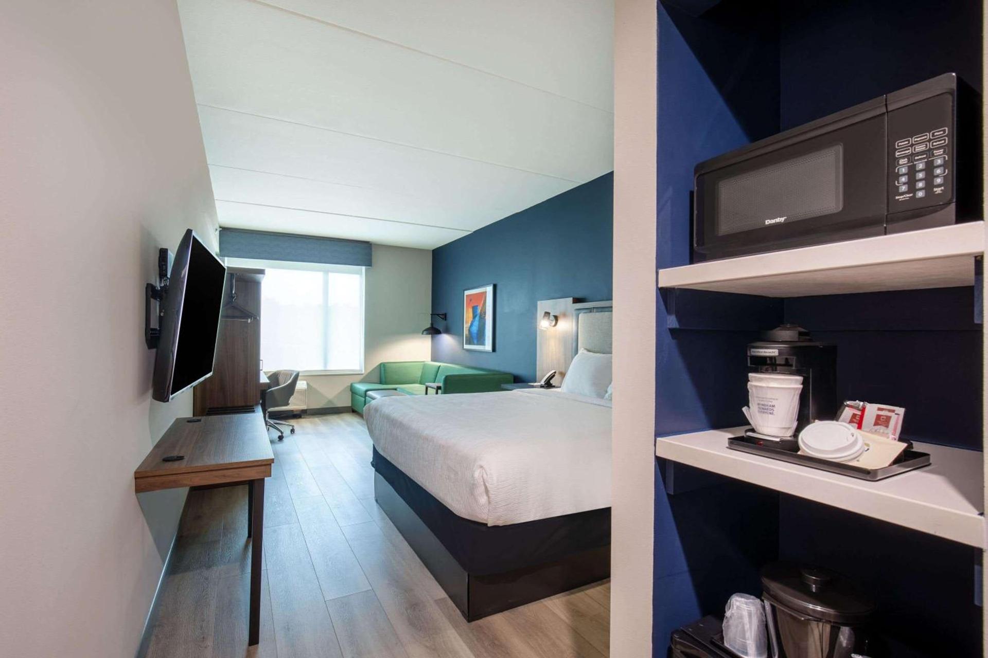 La Quinta Inn & Suites by Wyndham Chattanooga Downtown/South photo 30