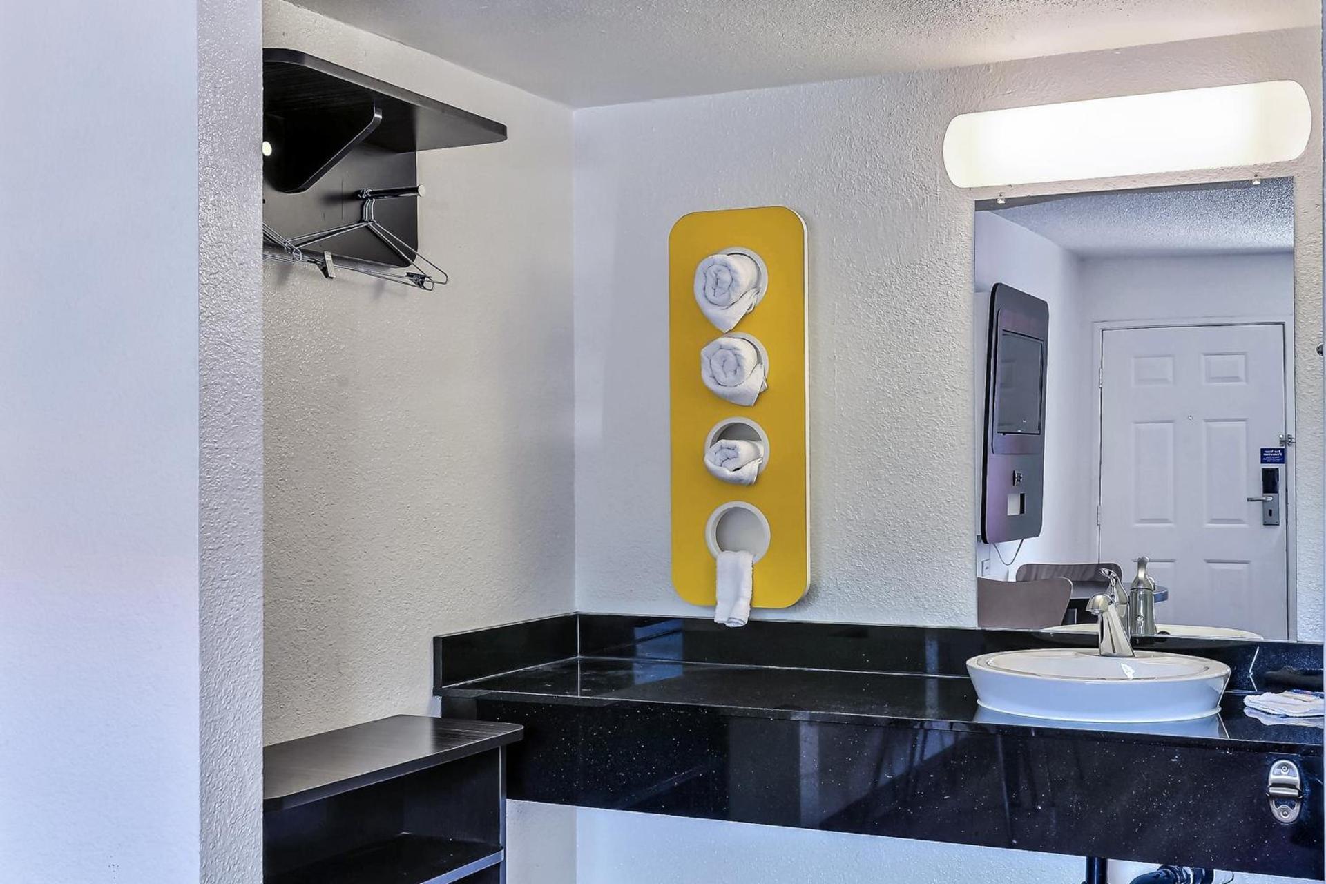 Motel 6-Pleasanton, CA photo 10