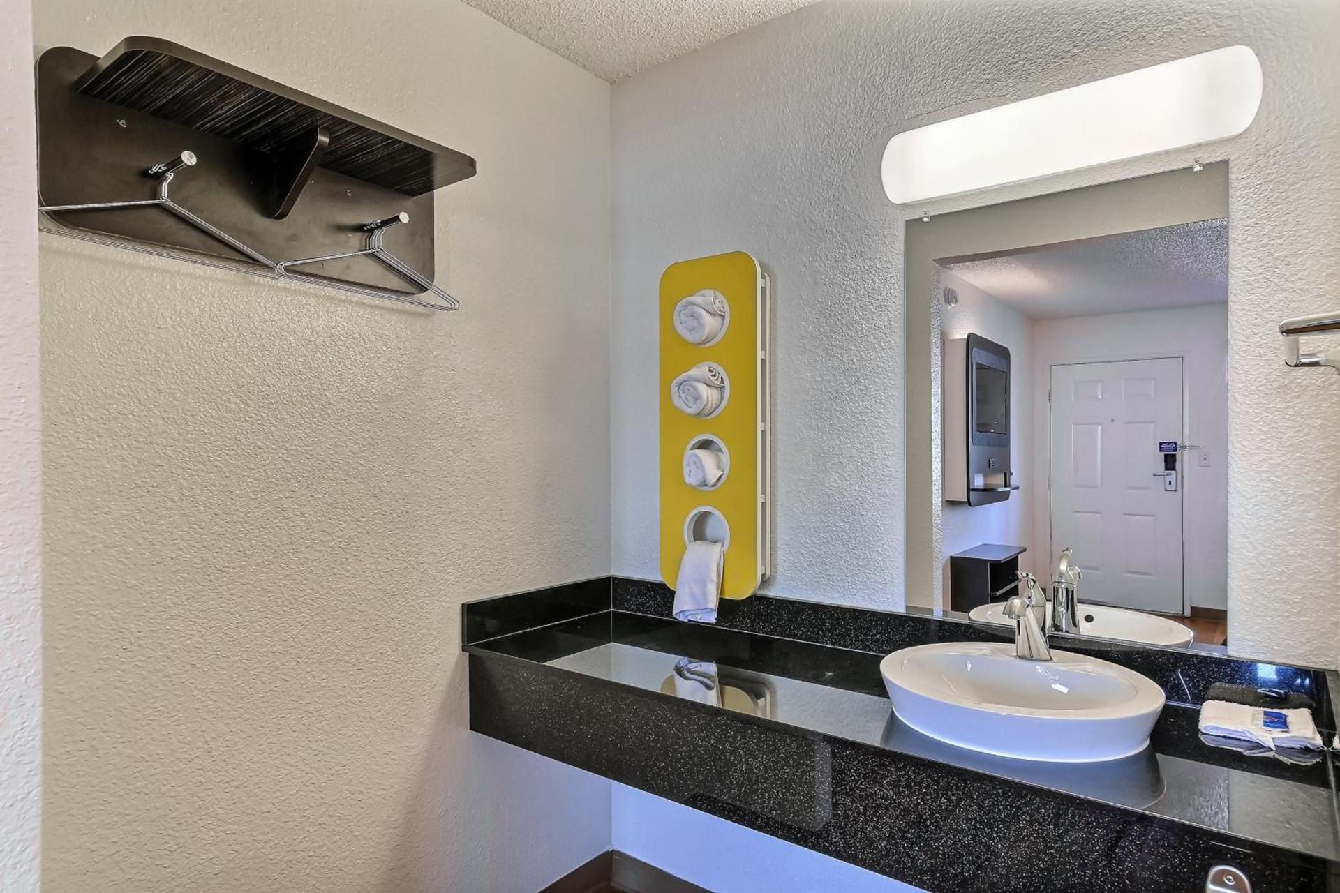 Motel 6-Pleasanton, CA photo 29