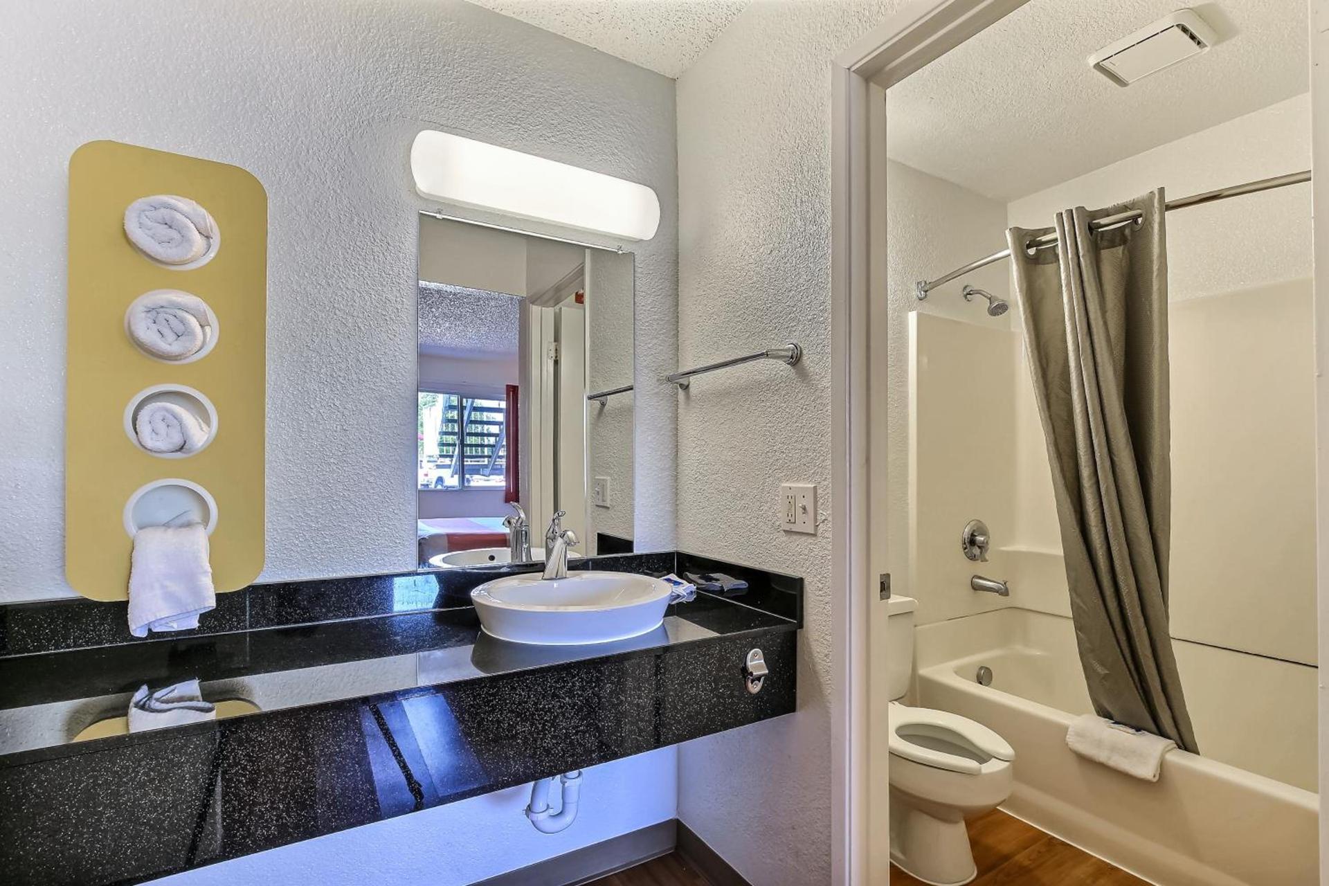 Motel 6-Pleasanton, CA photo 30