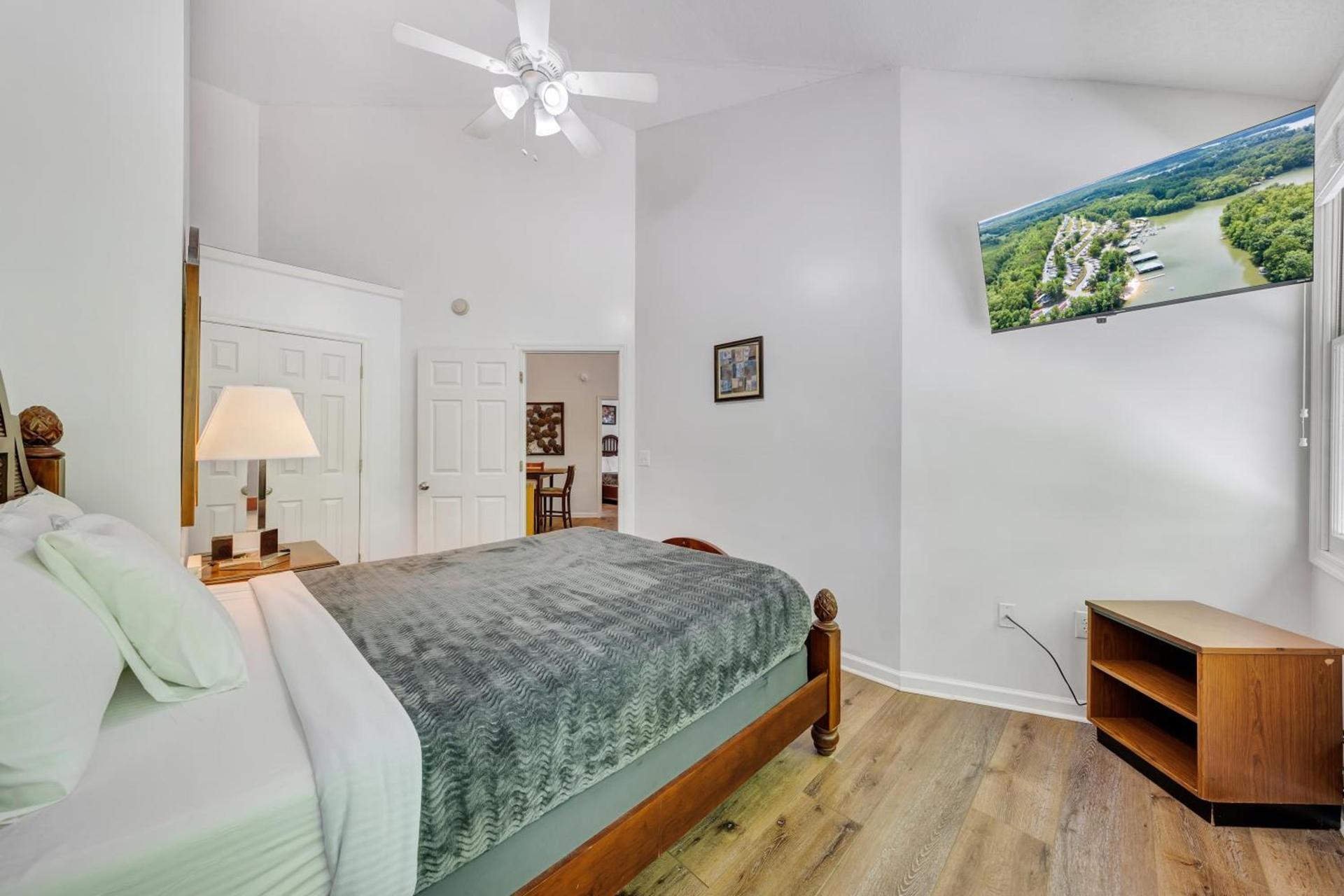 Halesford Harbour Resort - Smith Mountain Lake photo 31