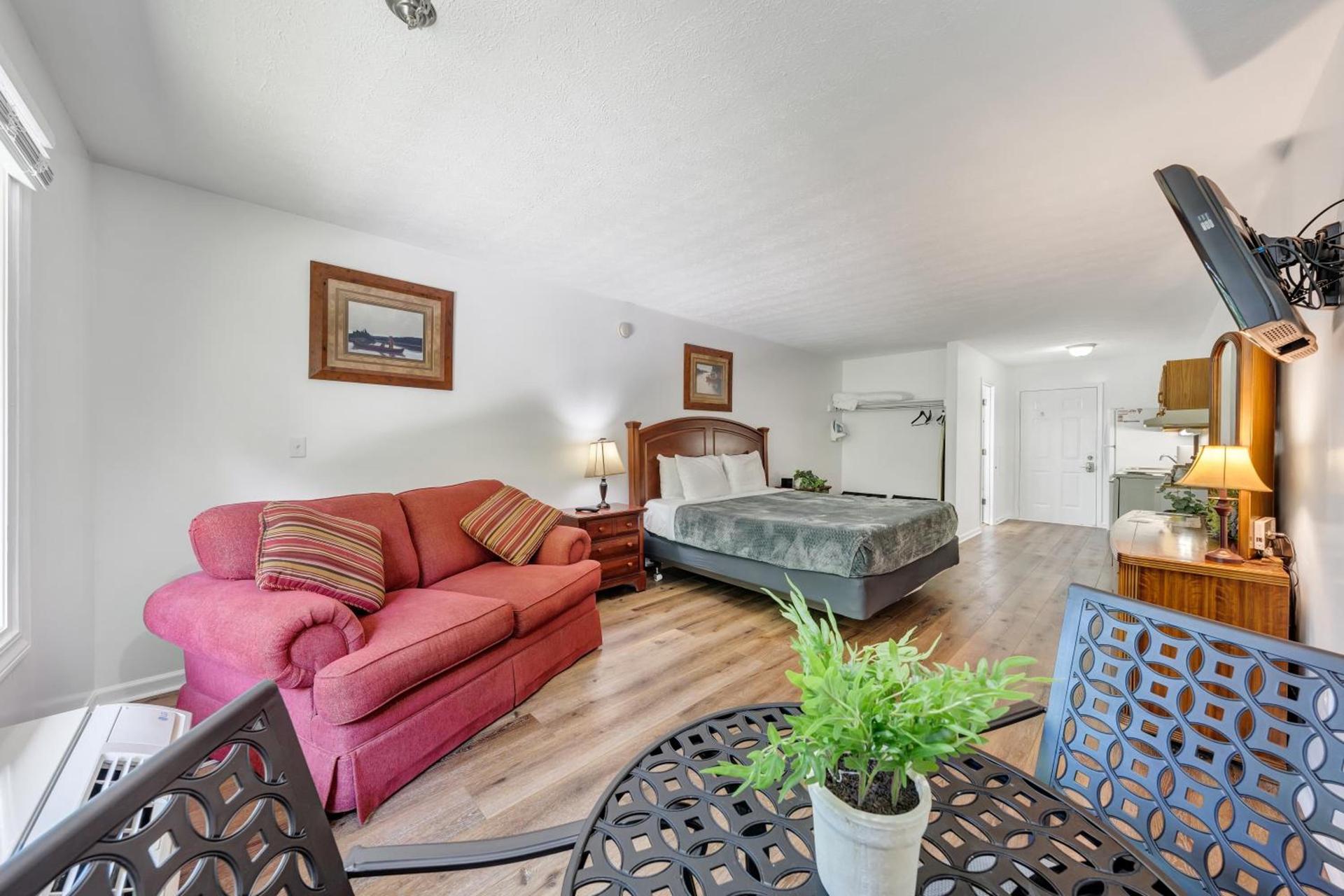 Halesford Harbour Resort - Smith Mountain Lake photo 37
