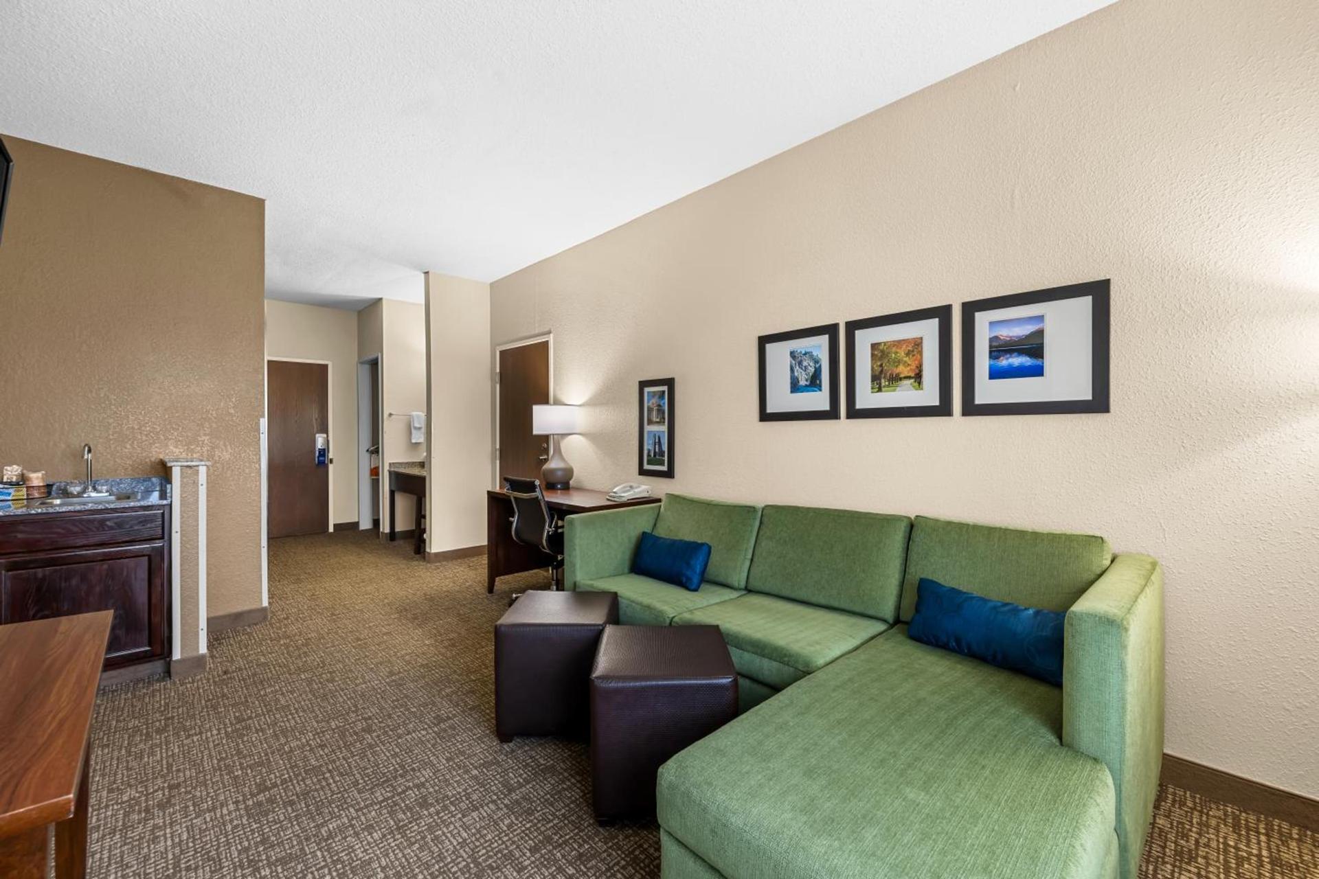 Comfort Inn & Suites Pueblo photo 80
