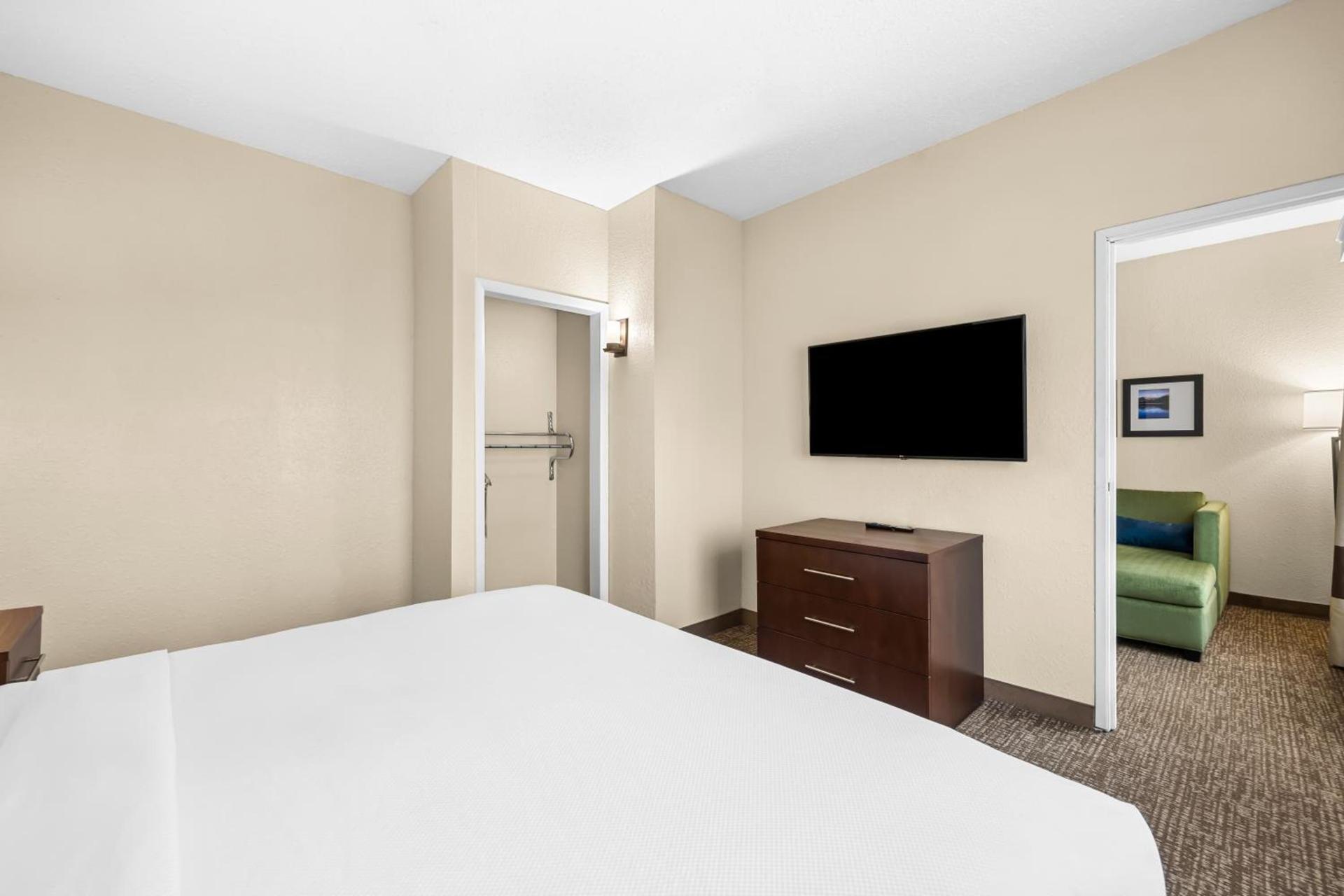 Comfort Inn & Suites Pueblo photo 82