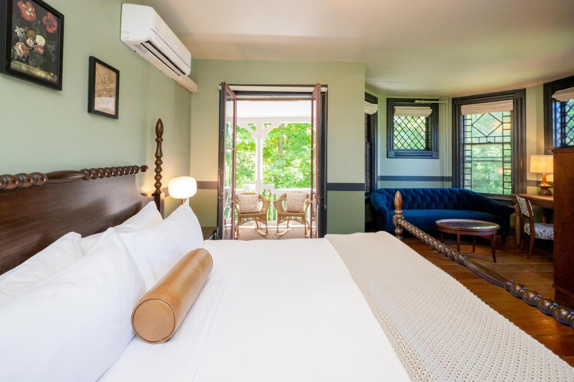 Hideaway Inn Lenox photo 65