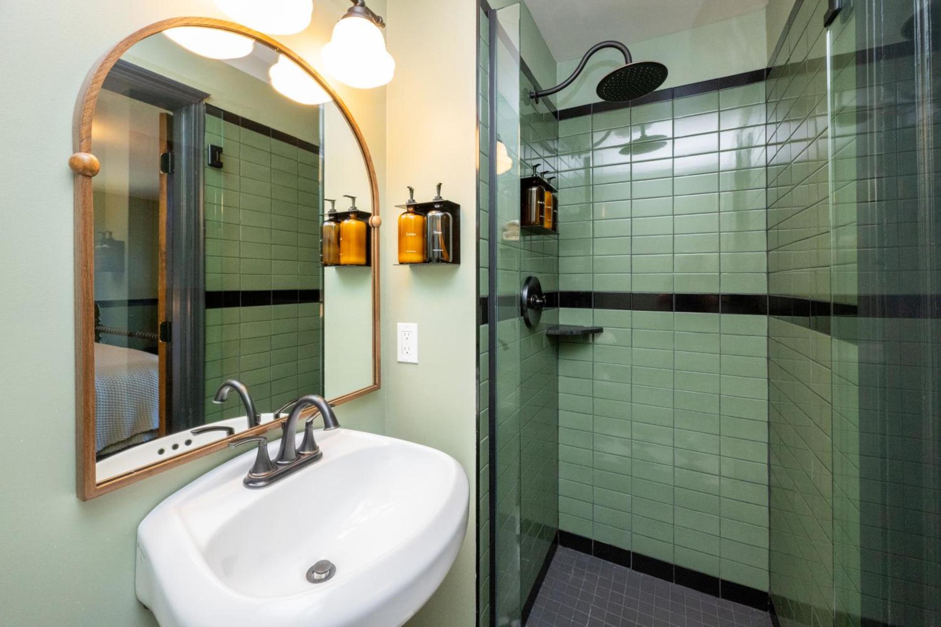 Hideaway Inn Lenox photo 69