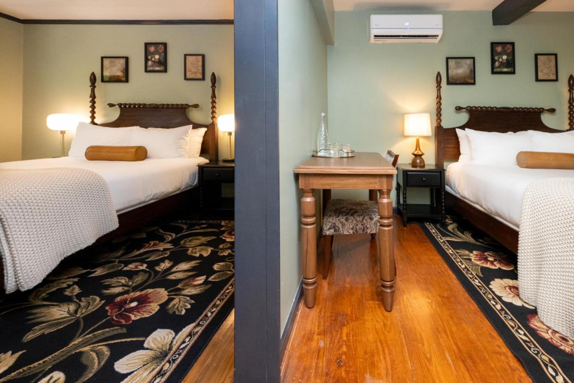 Hideaway Inn Lenox photo 72