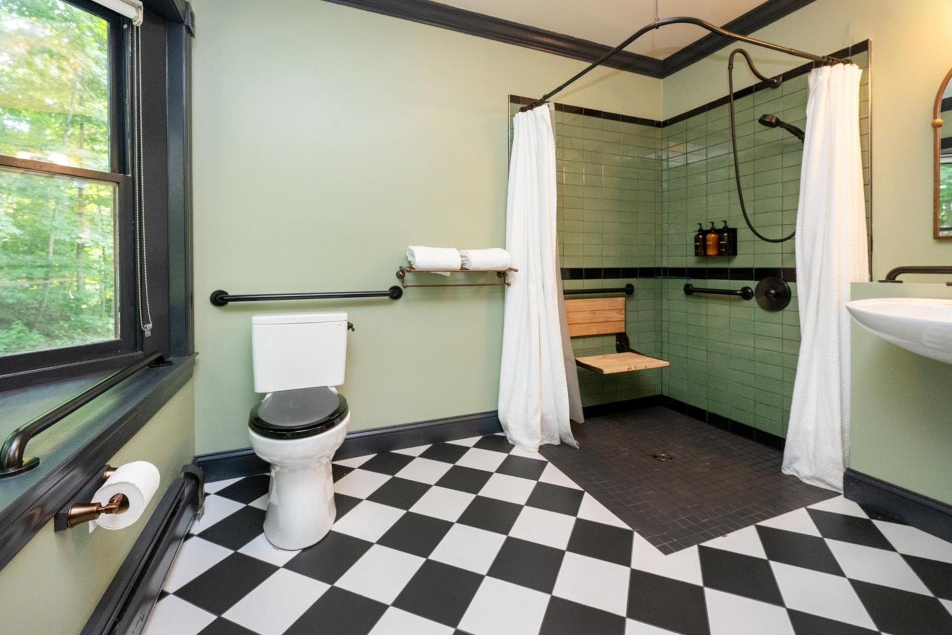 Hideaway Inn Lenox photo 77