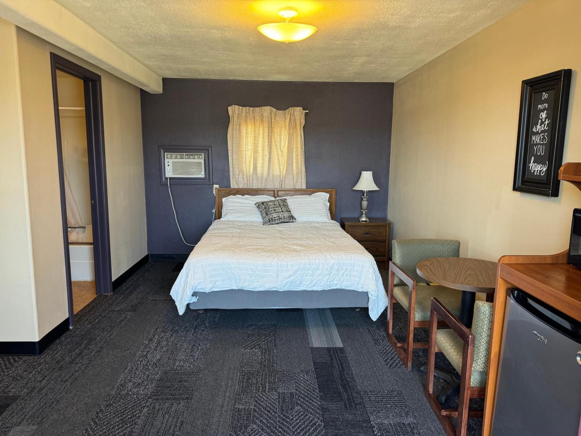 Rustic Lodge photo 3