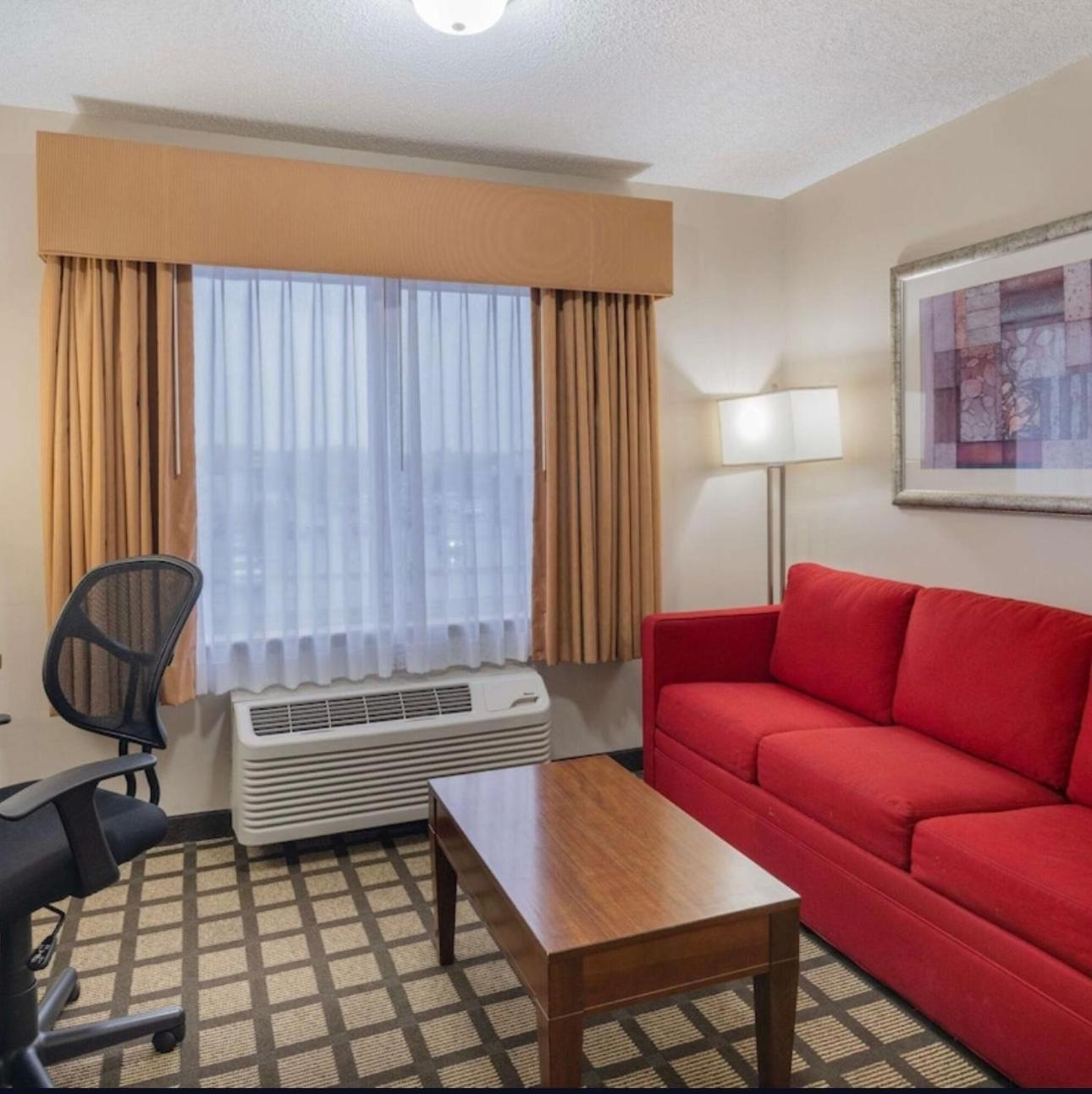 Baymont by Wyndham Gurnee photo 50