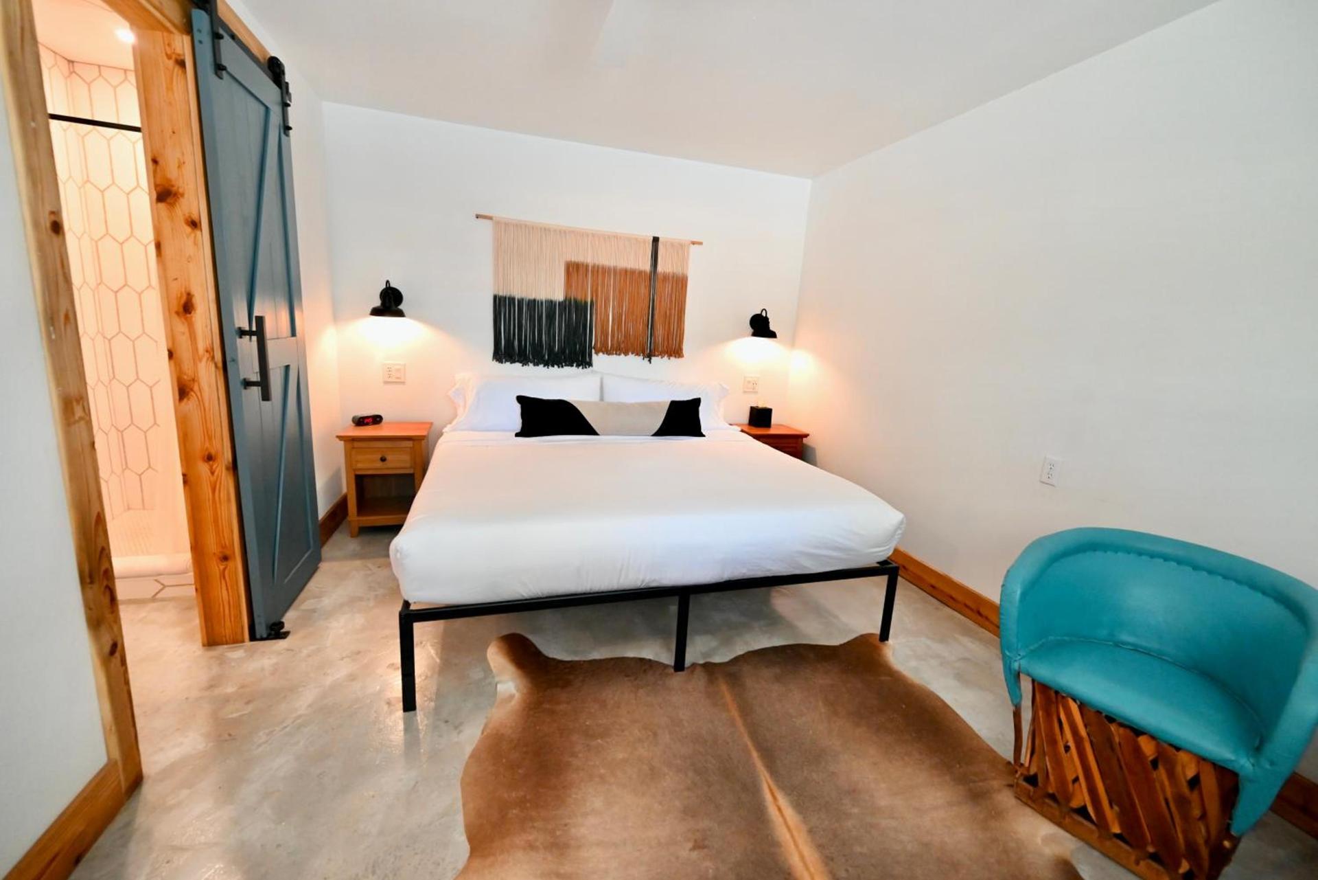 Blanco County Inn & Guesthouses photo 37