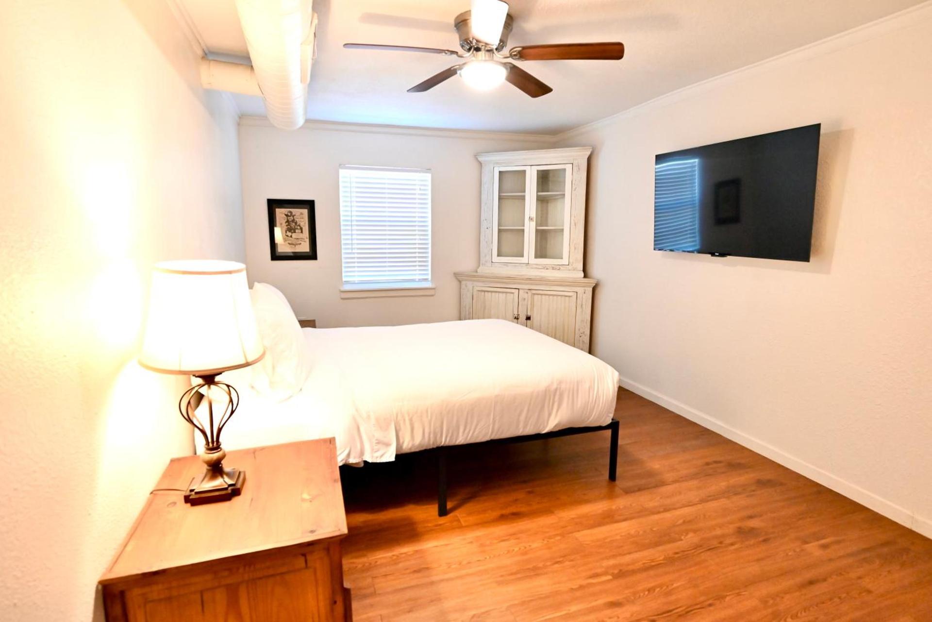 Blanco County Inn & Guesthouses photo 54