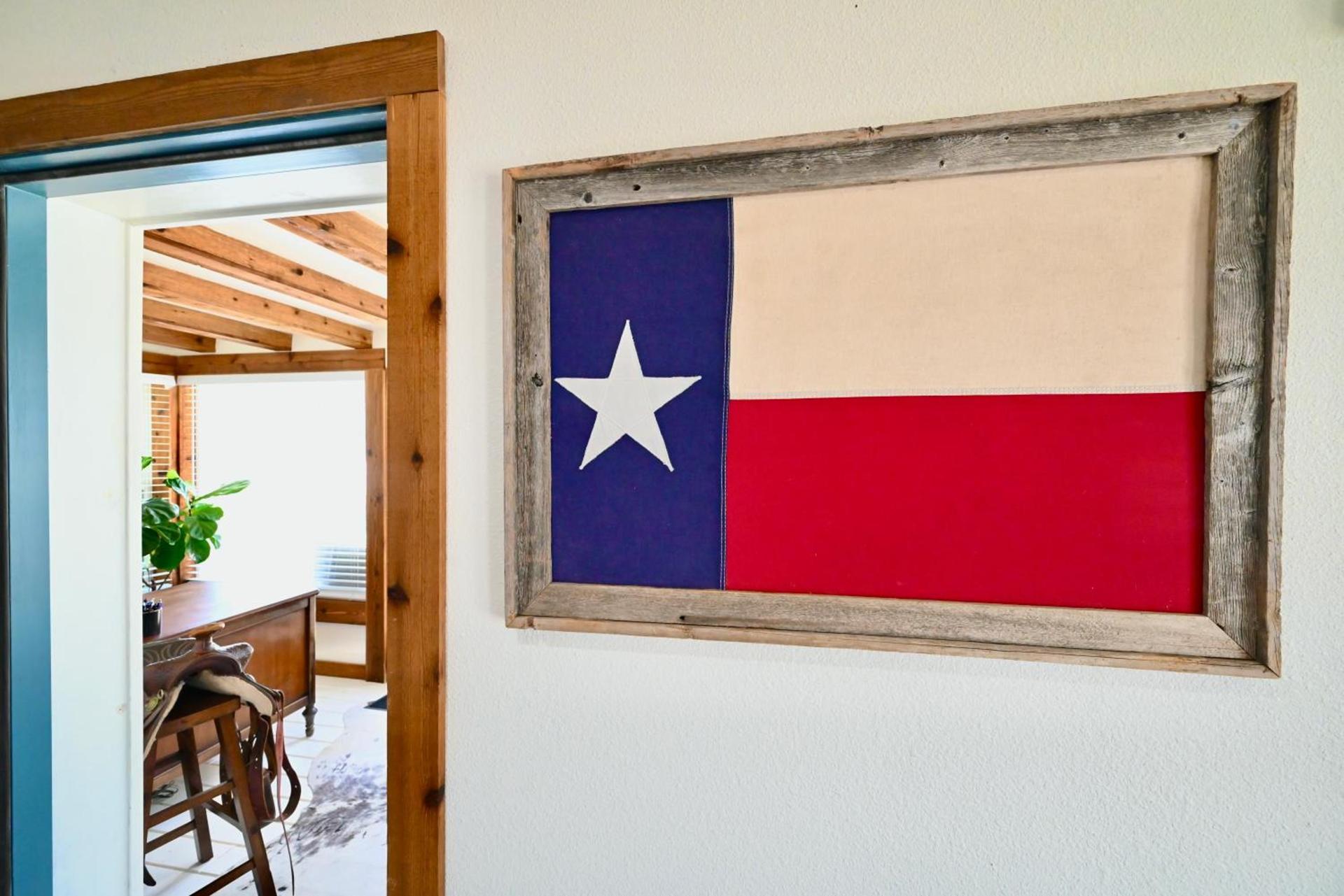 Blanco County Inn & Guesthouses photo 8