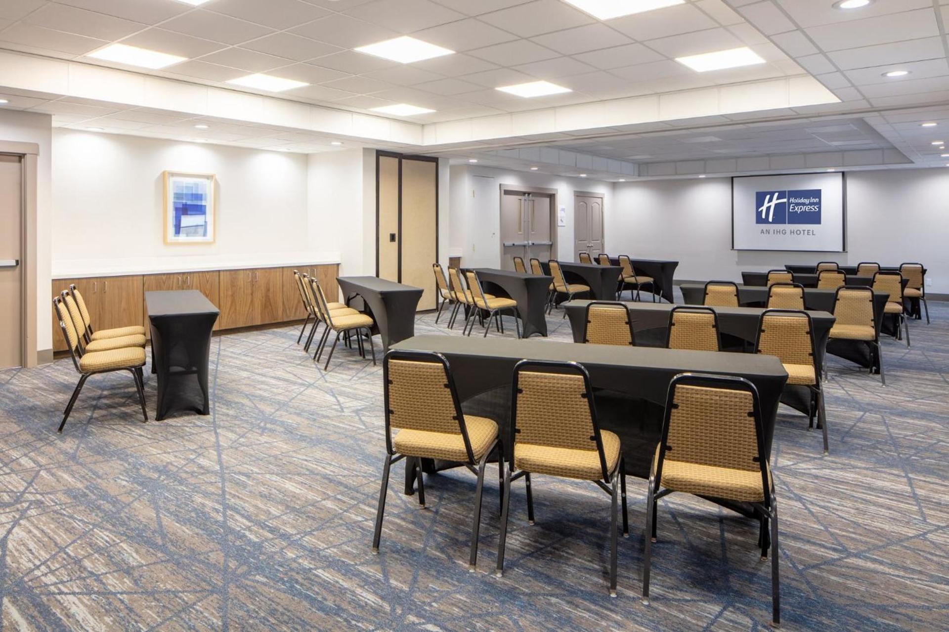 Holiday Inn Express Turlock by IHG photo 11