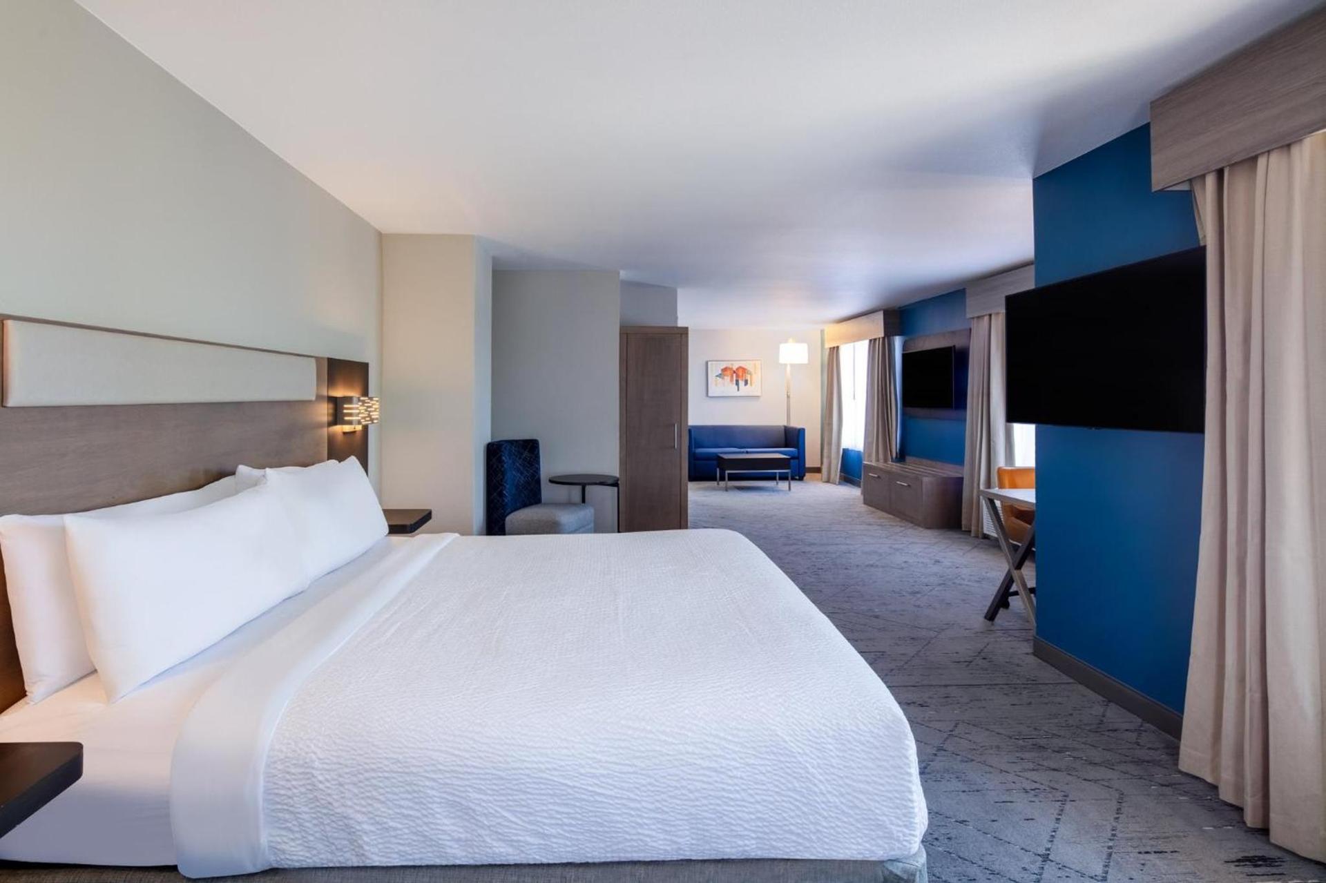 Holiday Inn Express Turlock by IHG photo 3