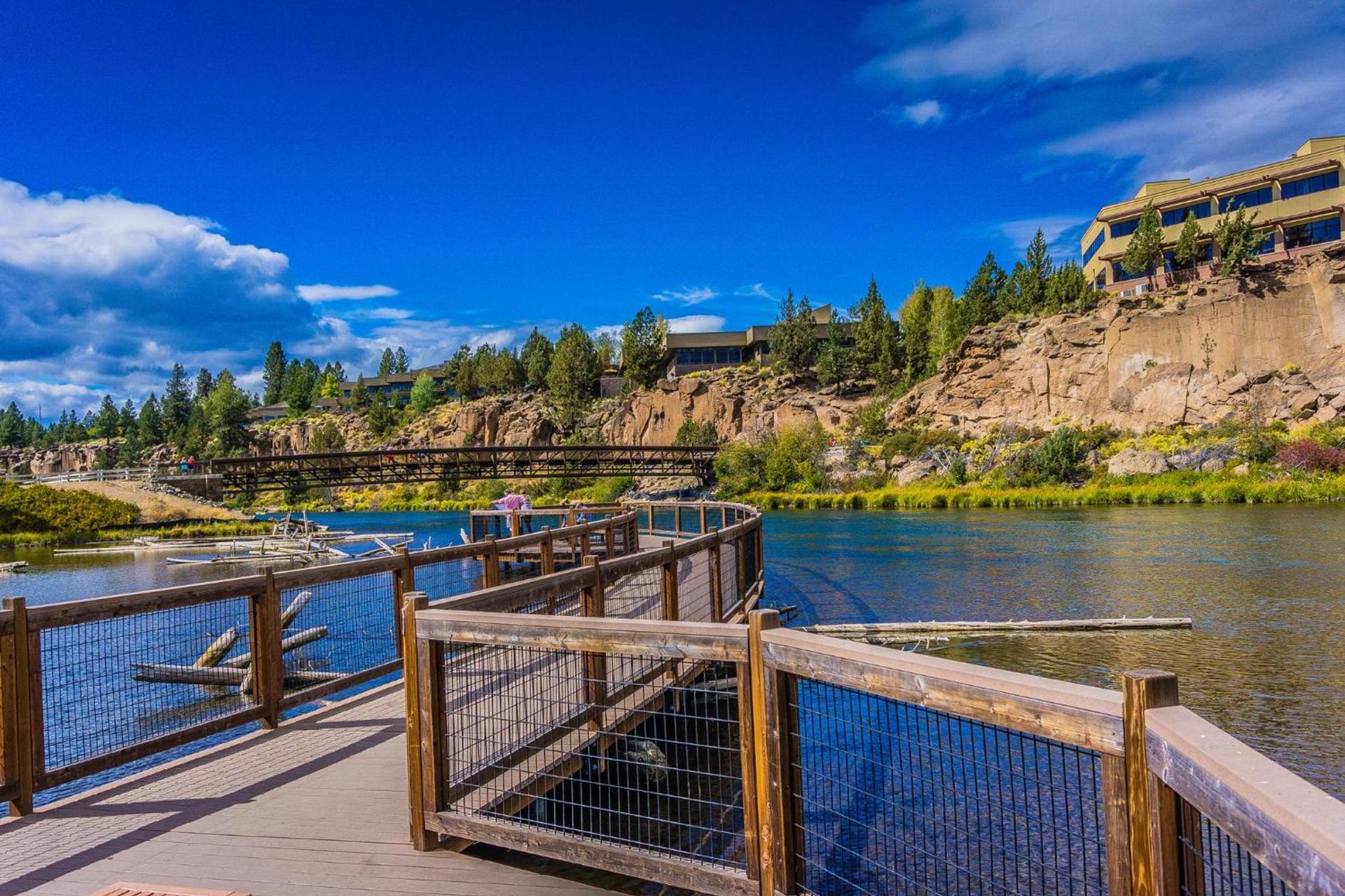 Holiday Inn Express & Suites - Bend South by IHG photo 38