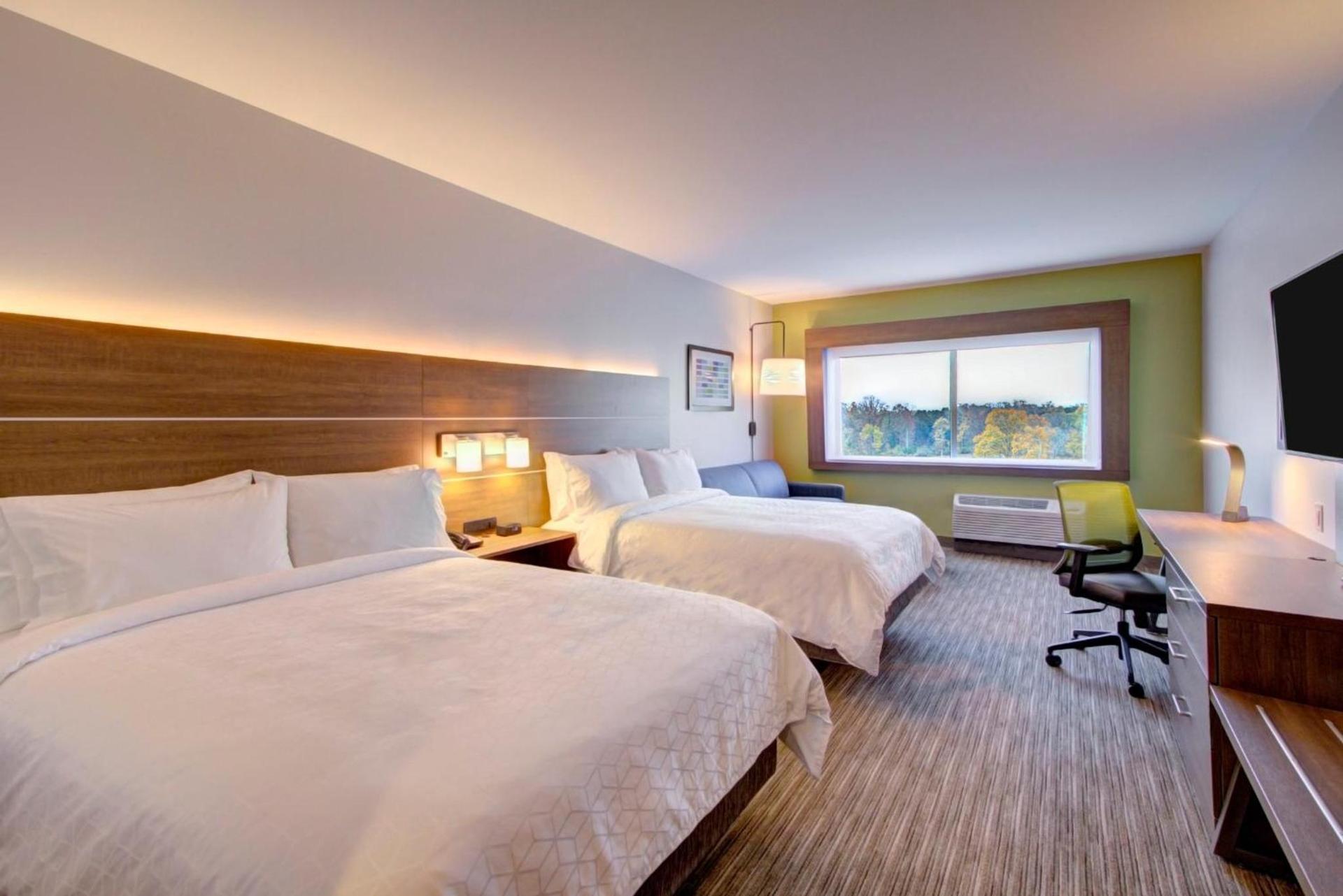 Holiday Inn Express & Suites Charlotte Southwest by IHG photo 48