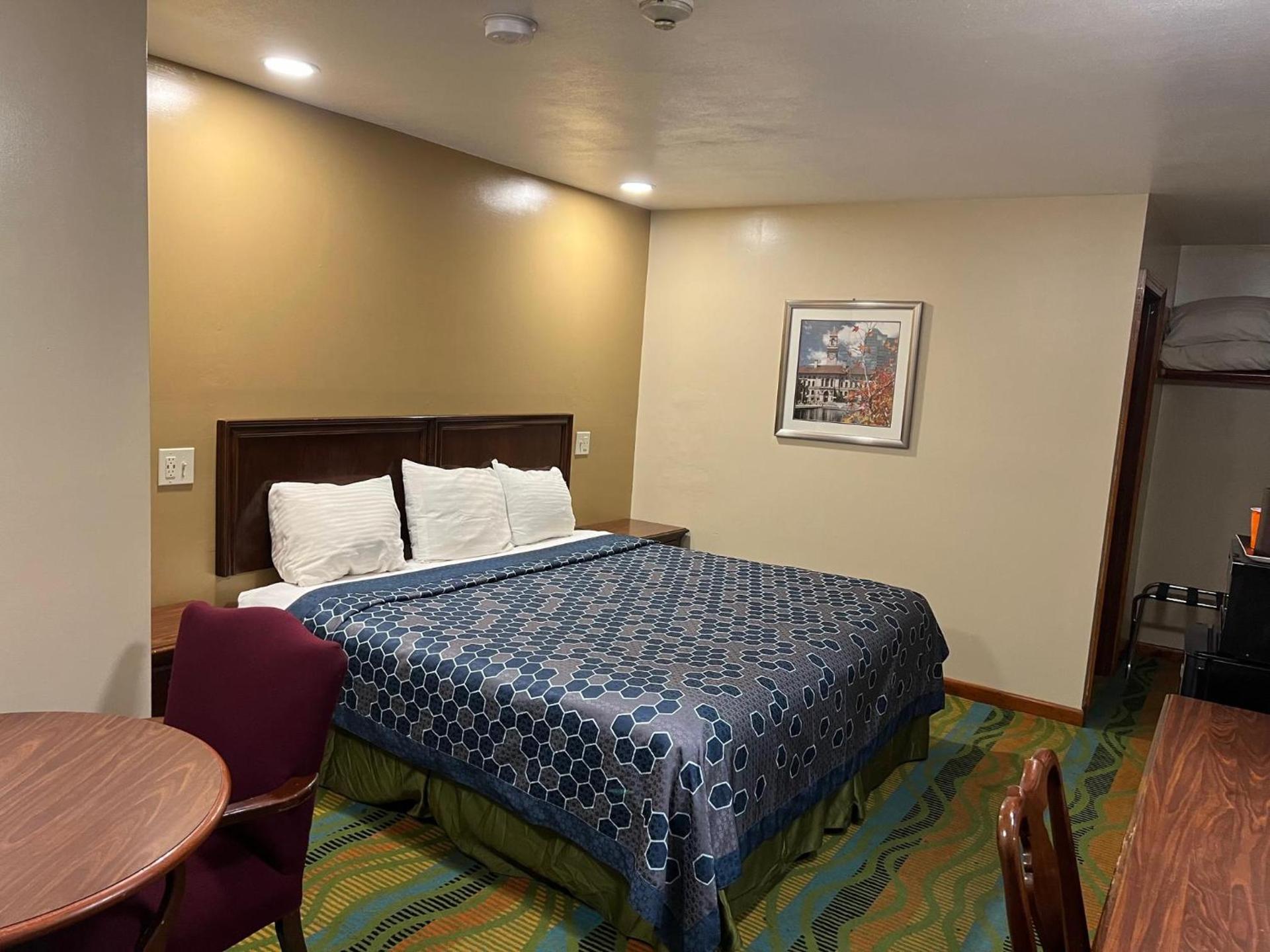 Atlantic Motel photo 18