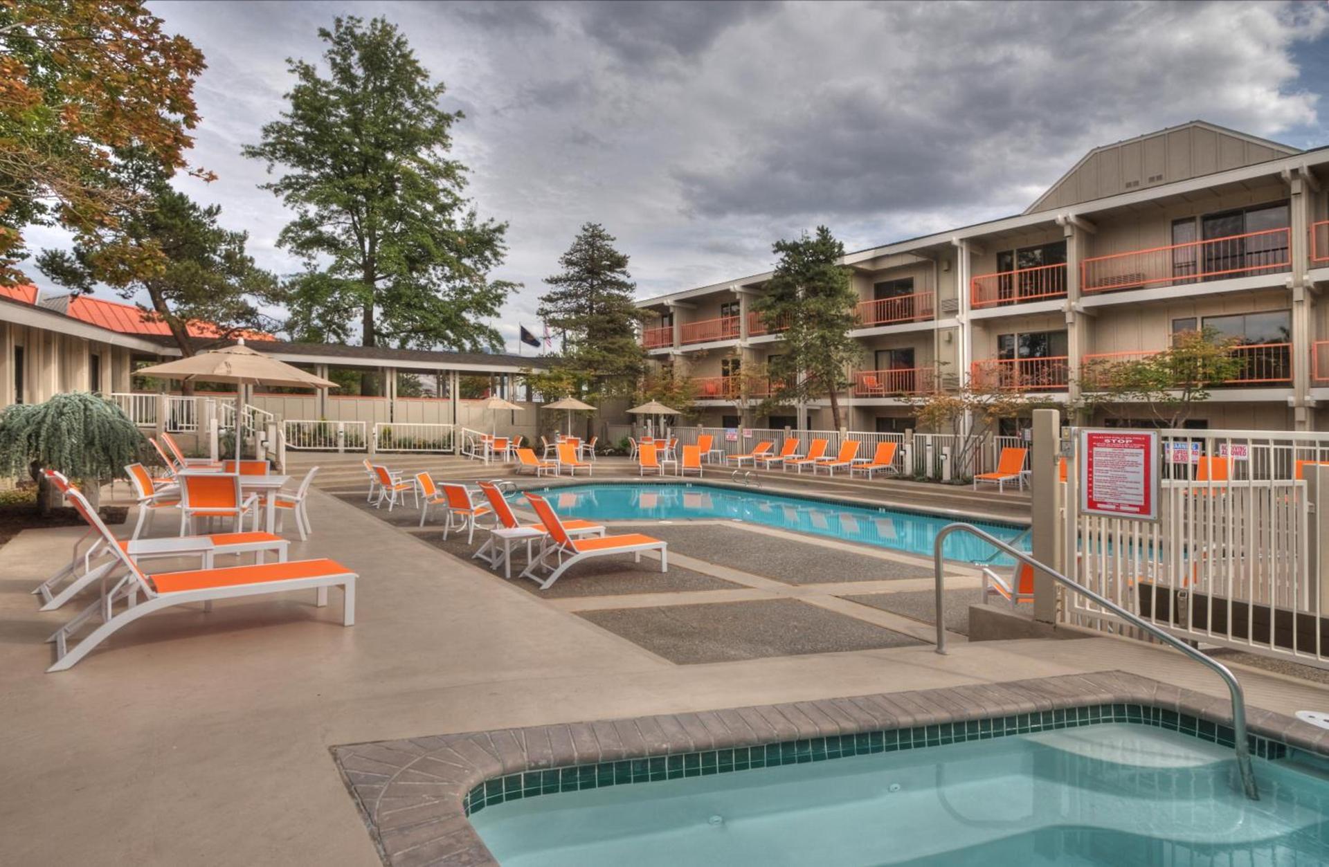 Ashland Hills Hotel & Suites photo 16