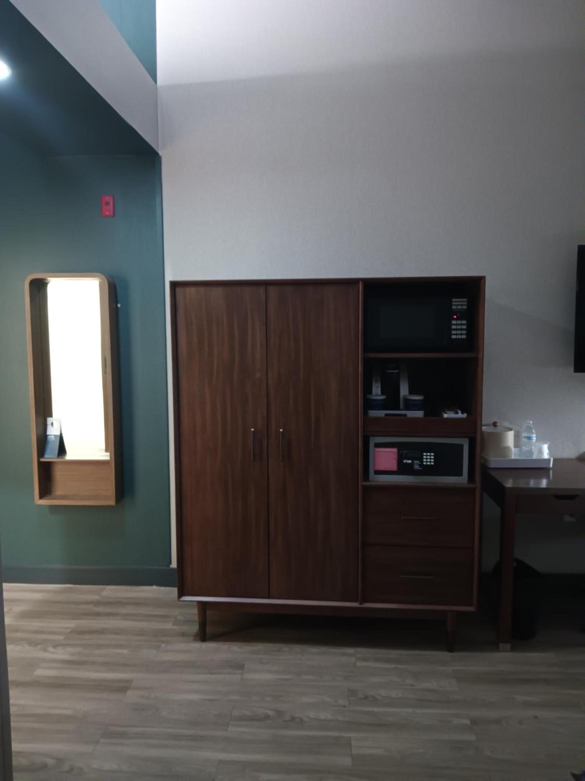Four Points by Sheraton Dallas Arlington Entertainment District photo 19