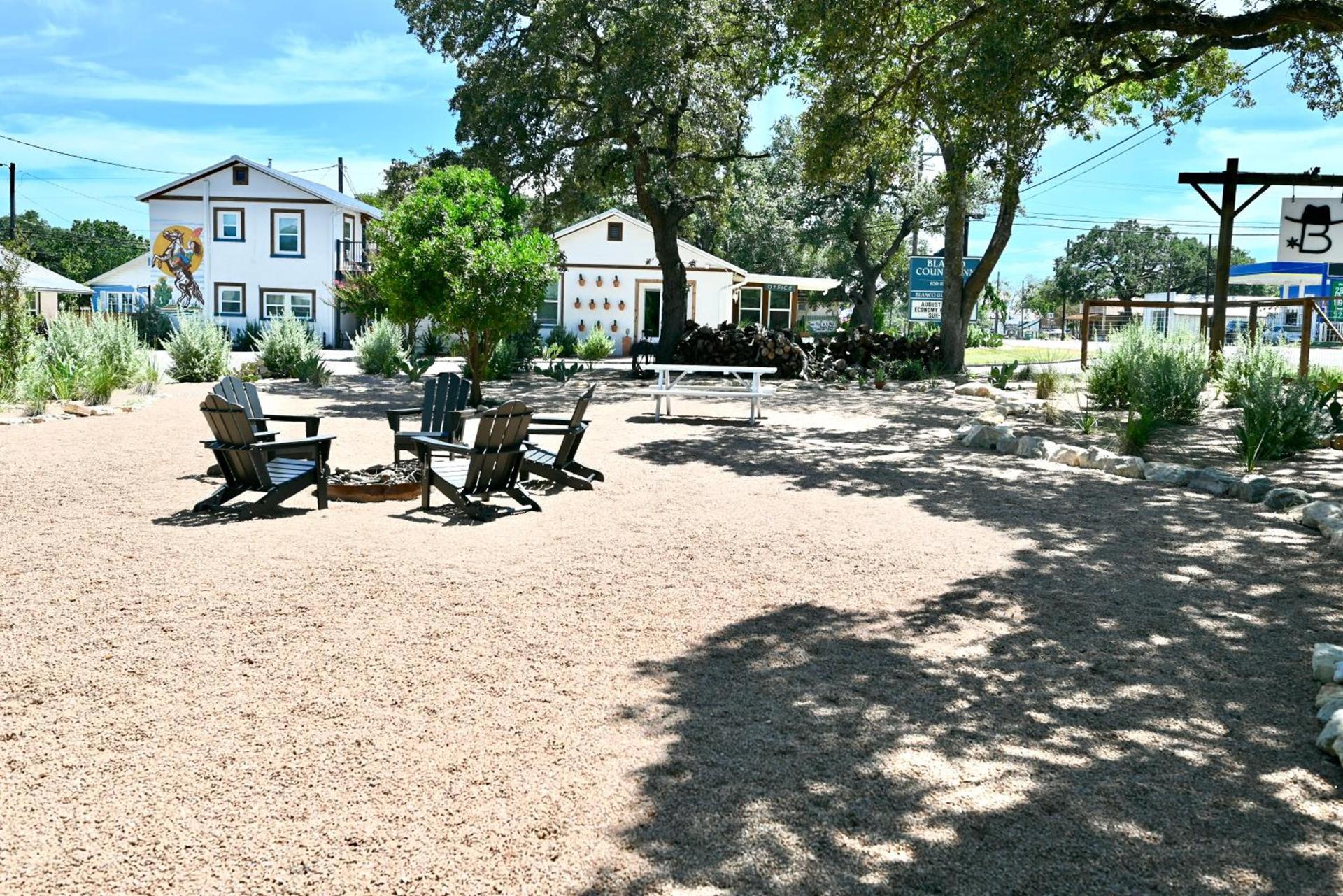 Blanco County Inn & Guesthouses photo 32