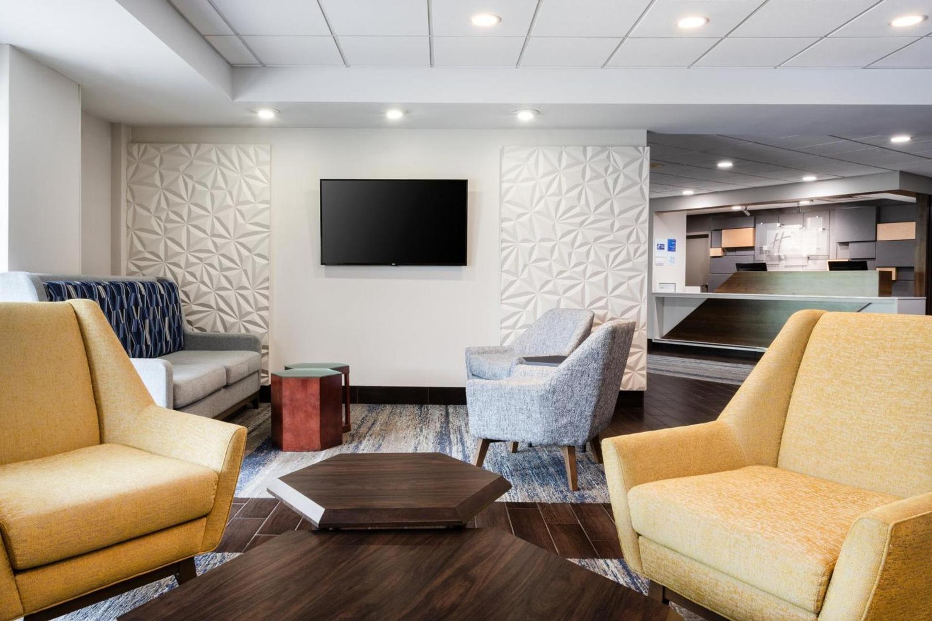 Holiday Inn Express & Suites Cincinnati Riverfront by IHG photo 94