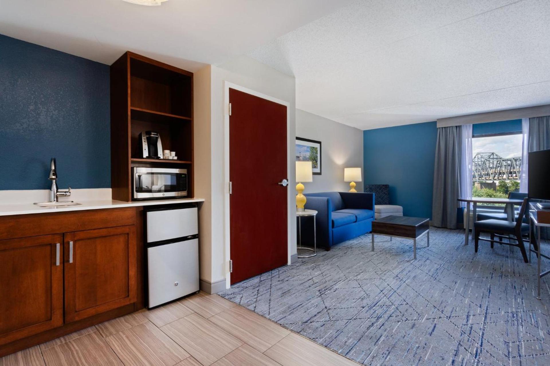 Holiday Inn Express & Suites Cincinnati Riverfront by IHG photo 97