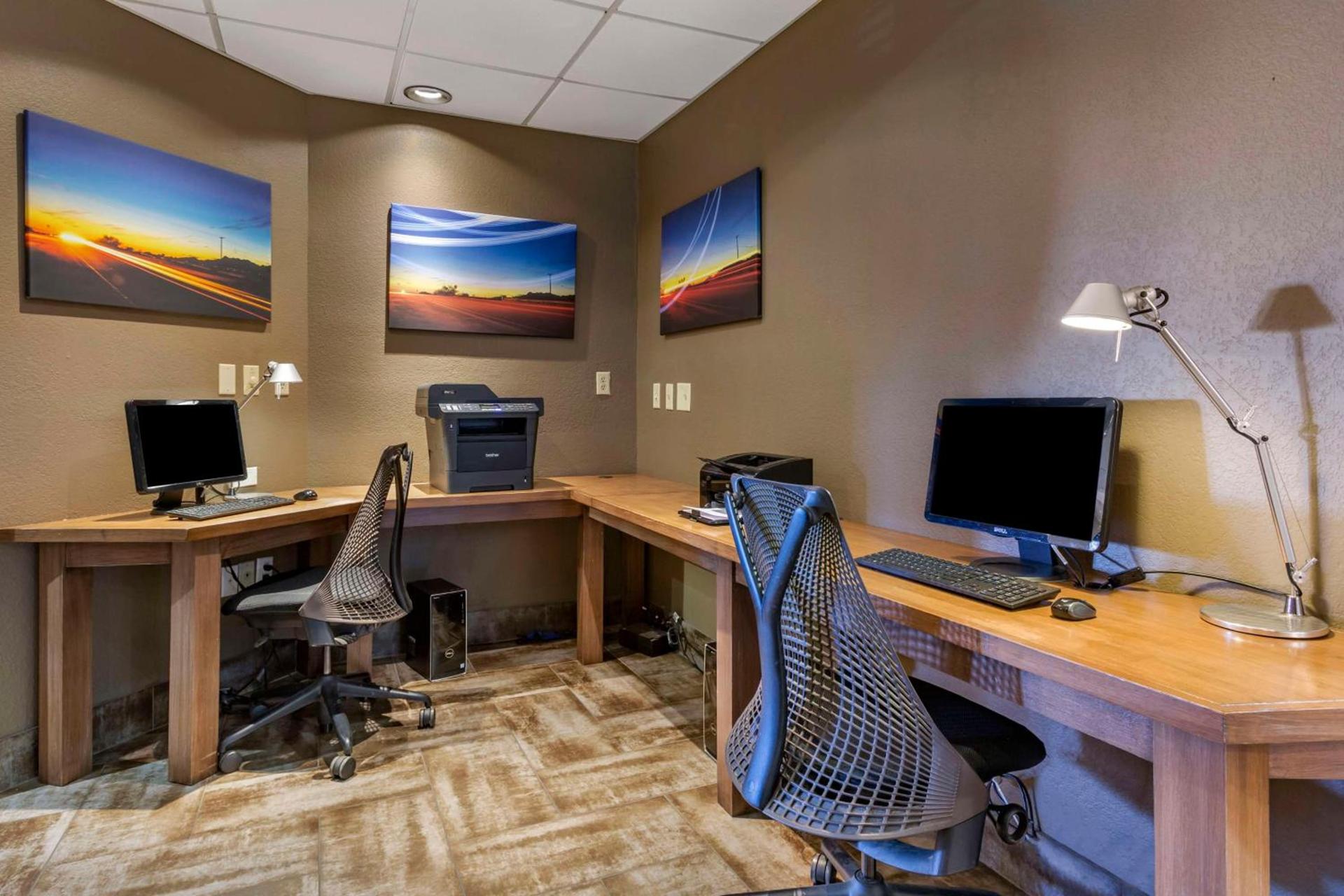 Best Western Plus Scottsdale Thunderbird Suites photo 8