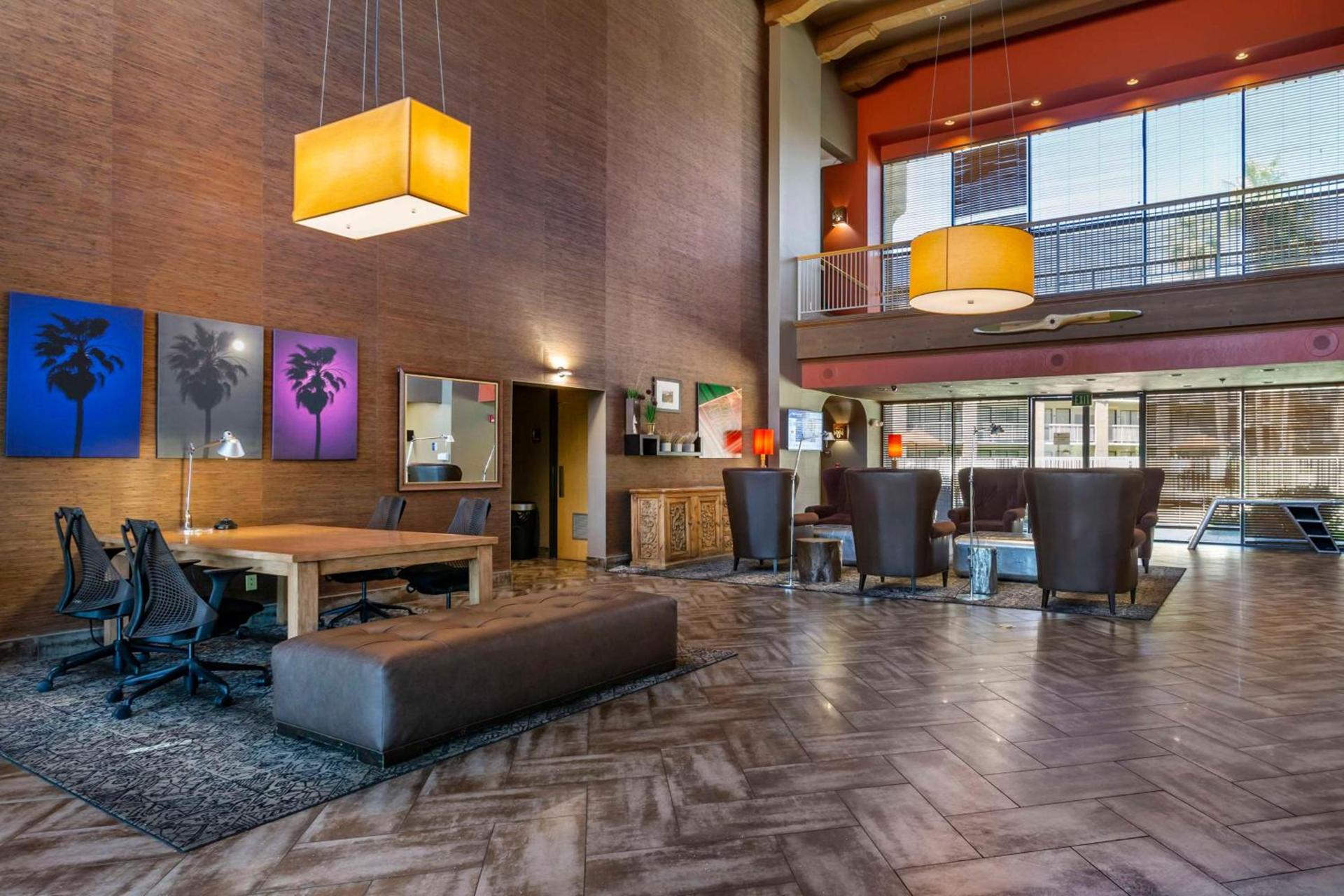 Best Western Plus Scottsdale Thunderbird Suites photo 11