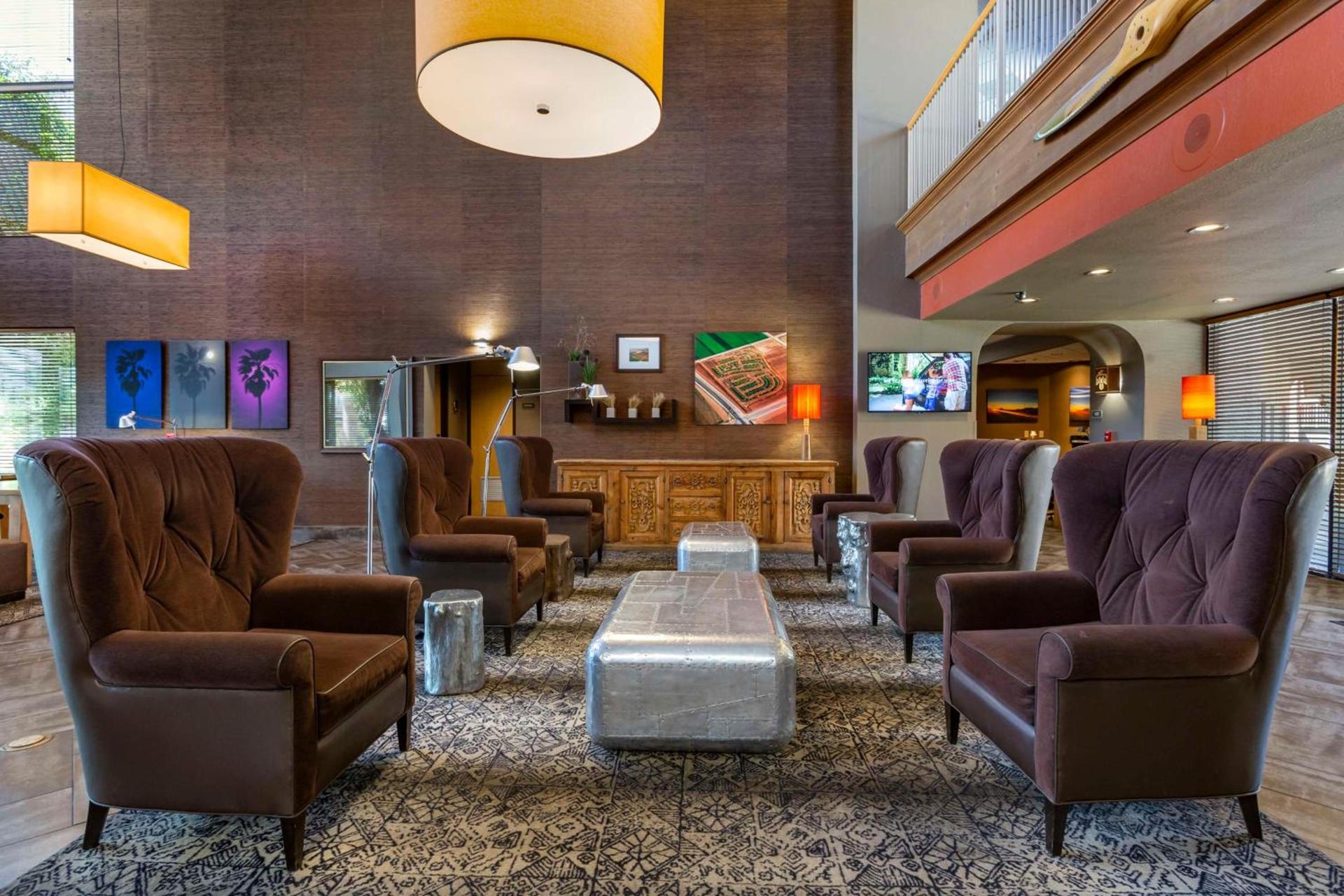 Best Western Plus Scottsdale Thunderbird Suites photo 32