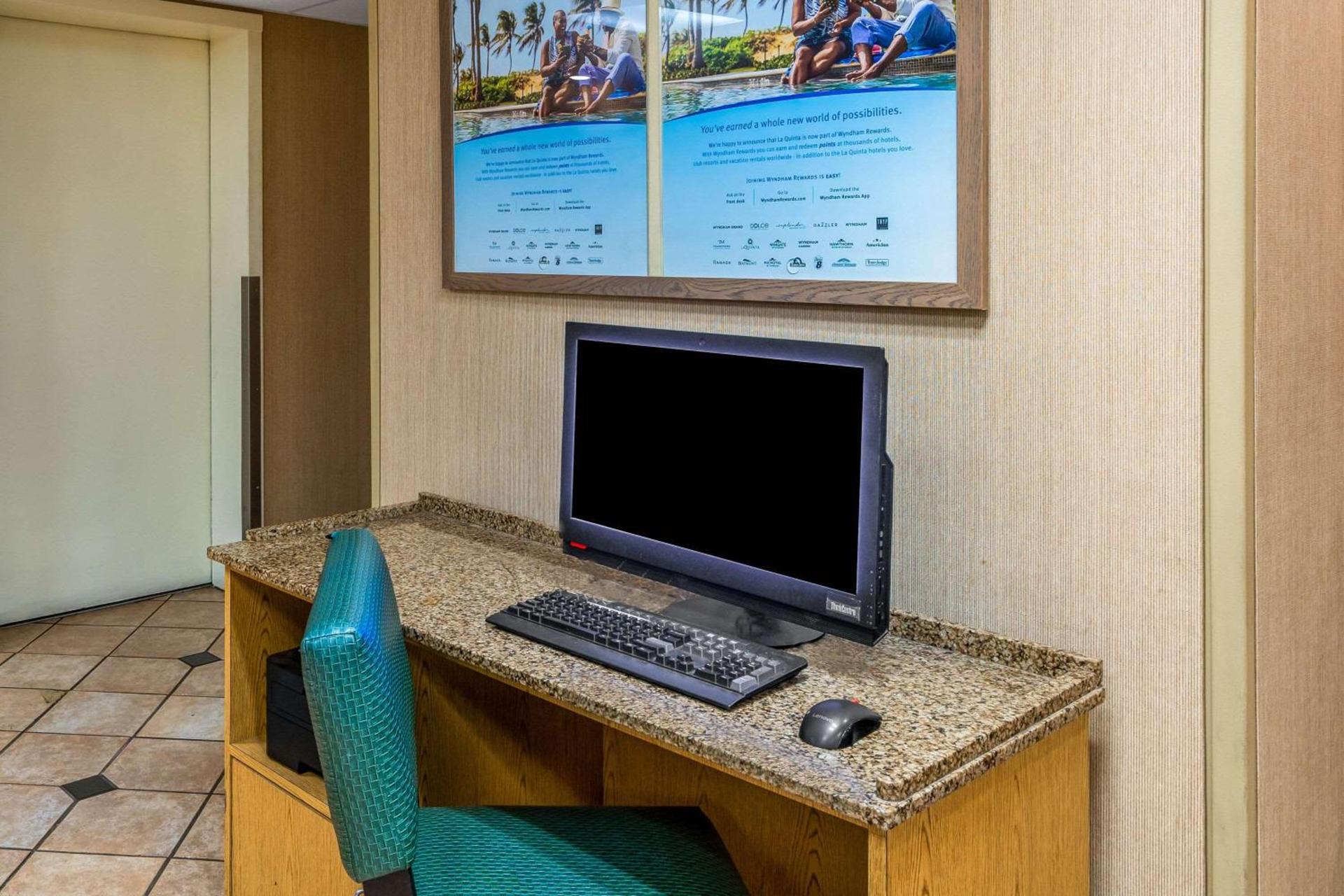 Baymont by Wyndham Meridian photo 5