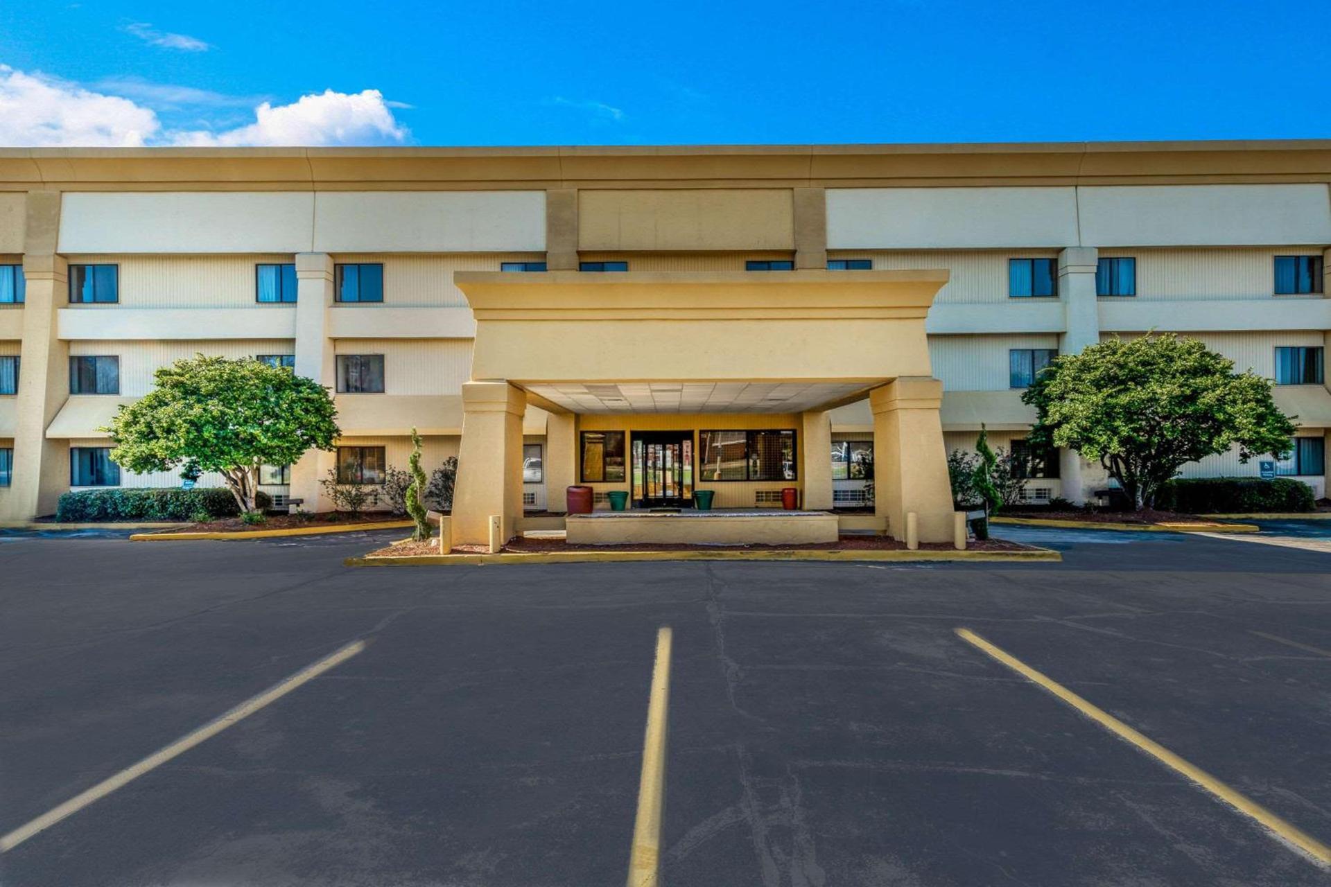 Baymont by Wyndham Meridian photo 2