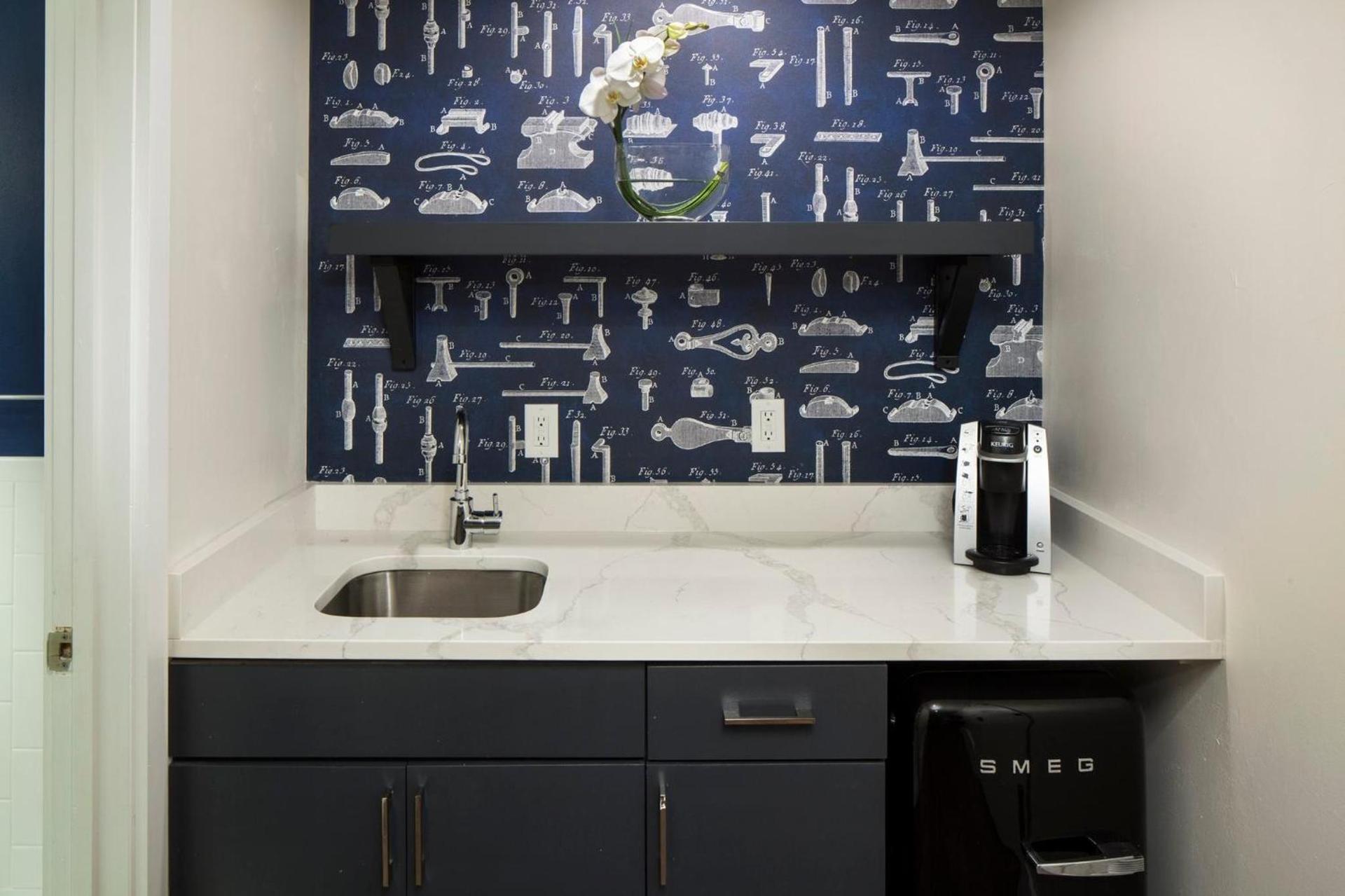 Hotel Indigo Boston Garden by IHG photo 86