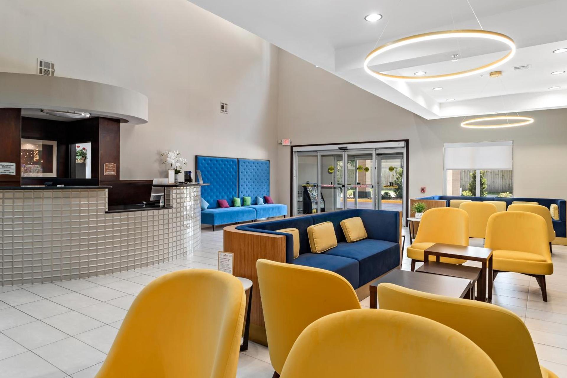 Hawthorn Extended Stay by Wyndham Port Arthur photo 4