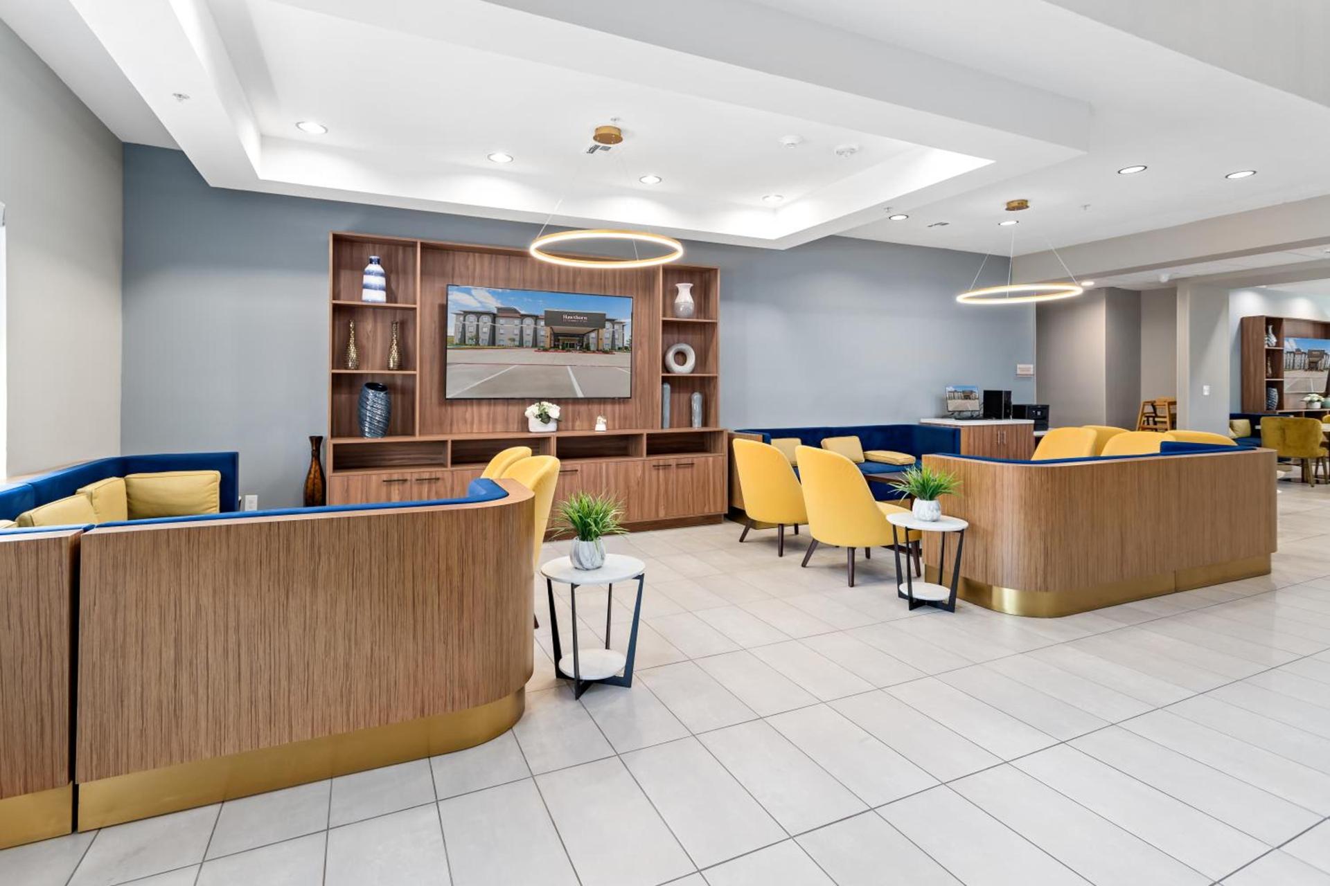 Hawthorn Extended Stay by Wyndham Port Arthur photo 2