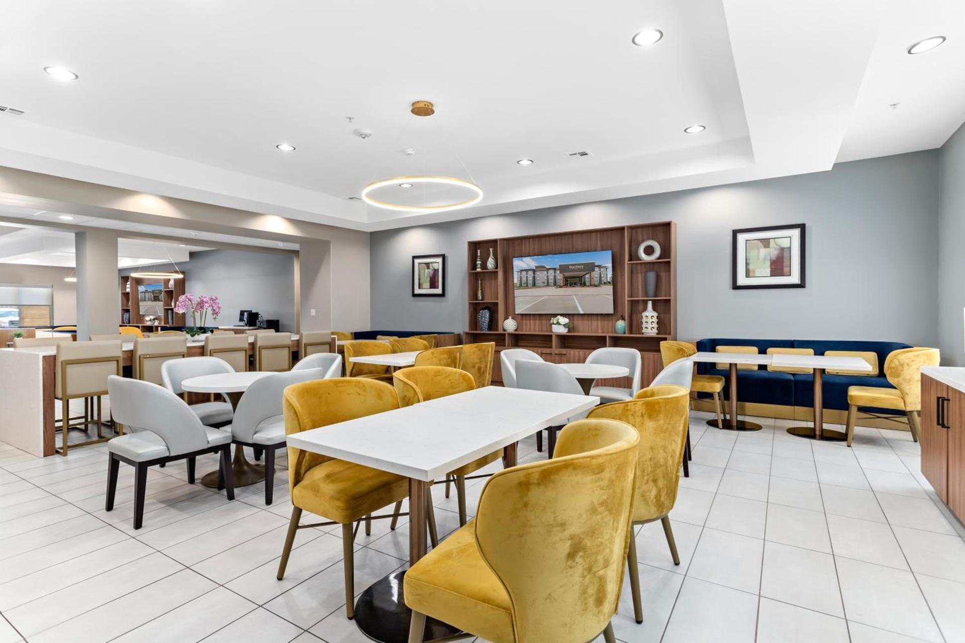 Hawthorn Extended Stay by Wyndham Port Arthur photo 3