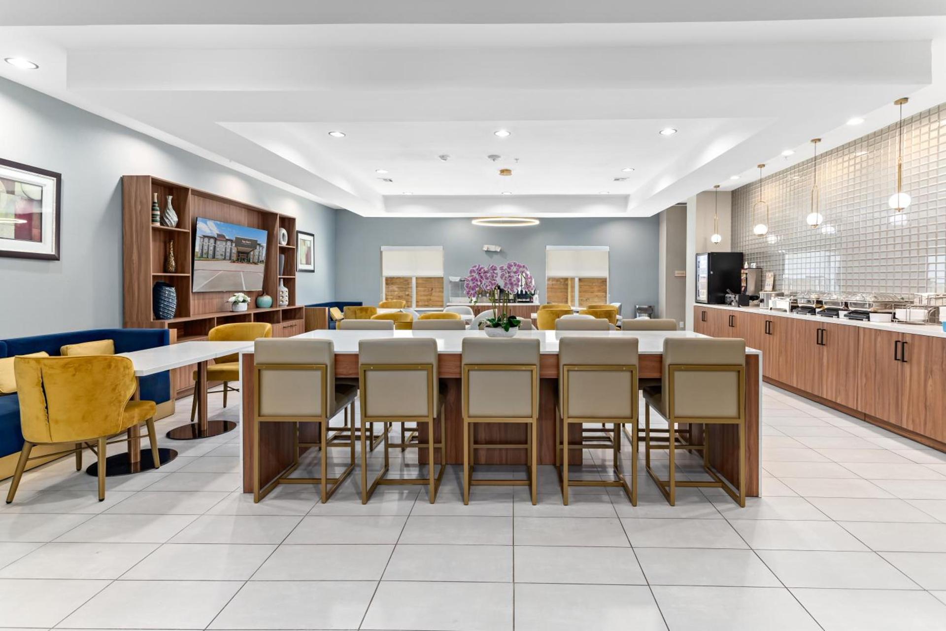 Hawthorn Extended Stay by Wyndham Port Arthur photo 5