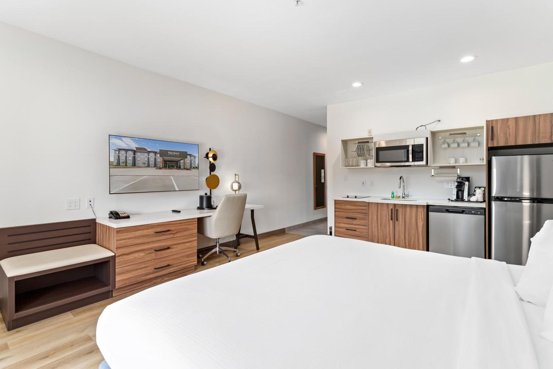 Hawthorn Extended Stay by Wyndham Port Arthur photo 14