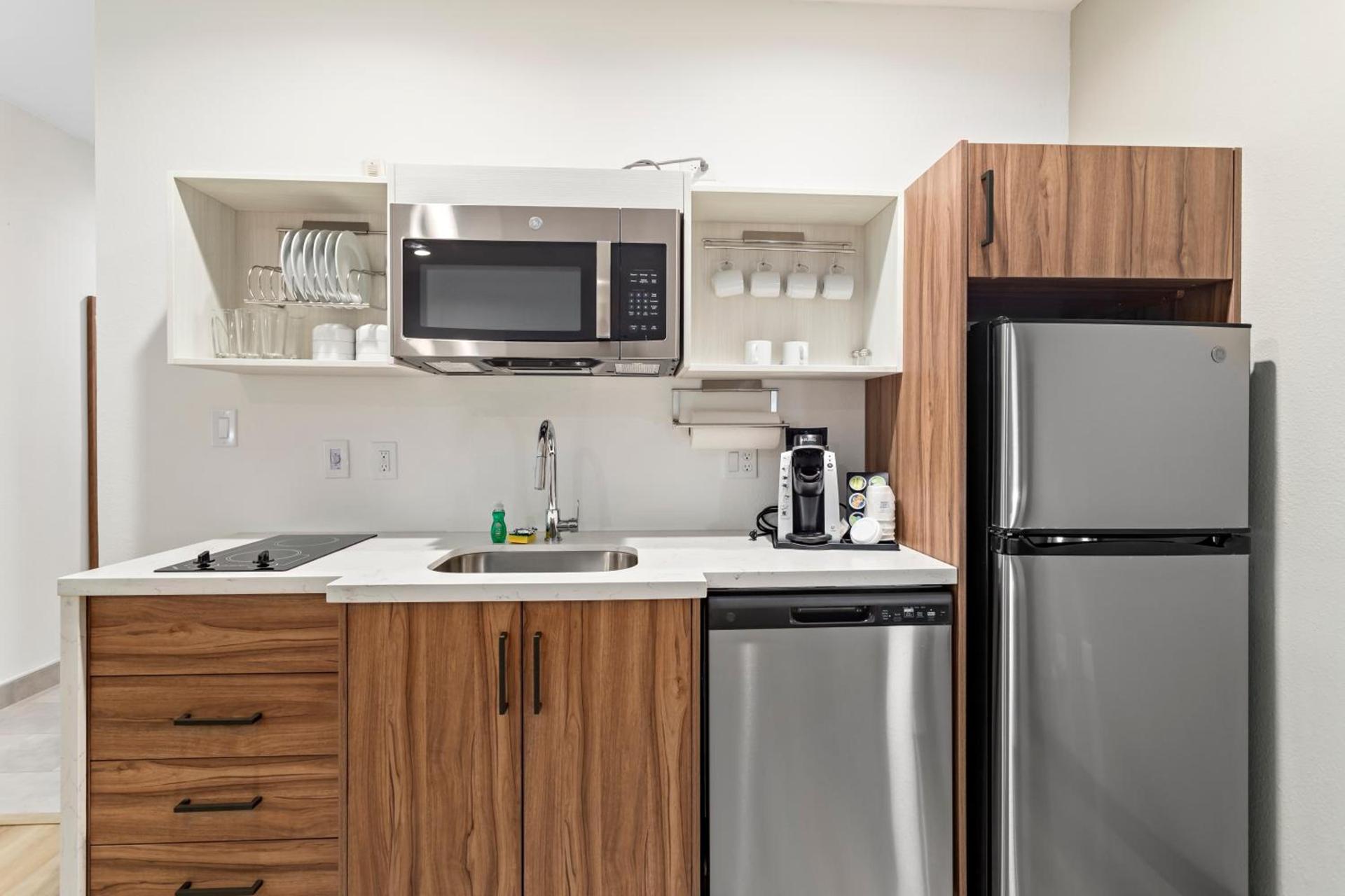 Hawthorn Extended Stay by Wyndham Port Arthur photo 18