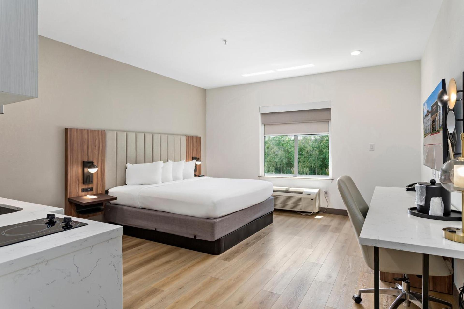 Hawthorn Extended Stay by Wyndham Port Arthur photo 16