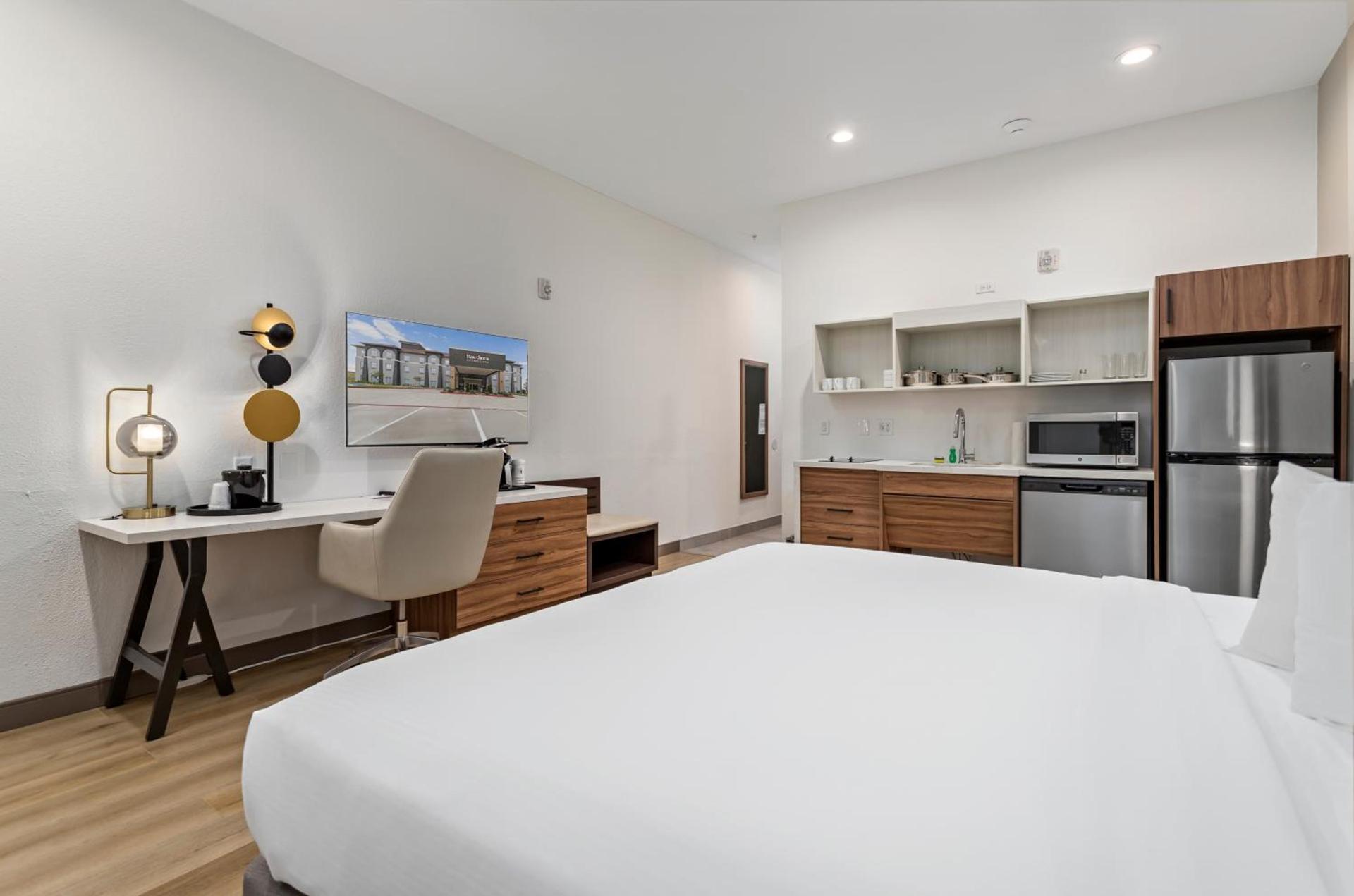 Hawthorn Extended Stay by Wyndham Port Arthur photo 22