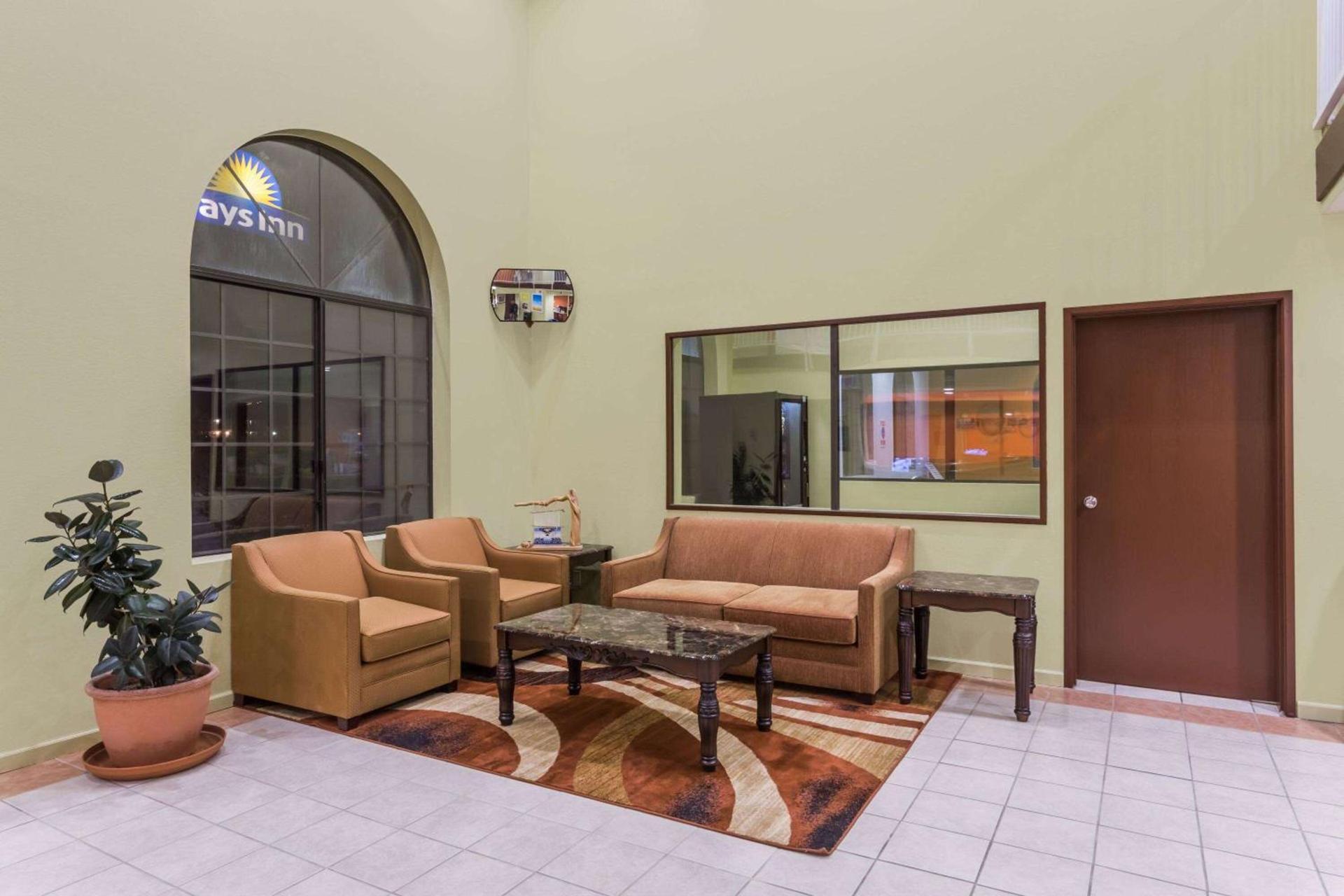 Days Inn by Wyndham Holbrook photo 2