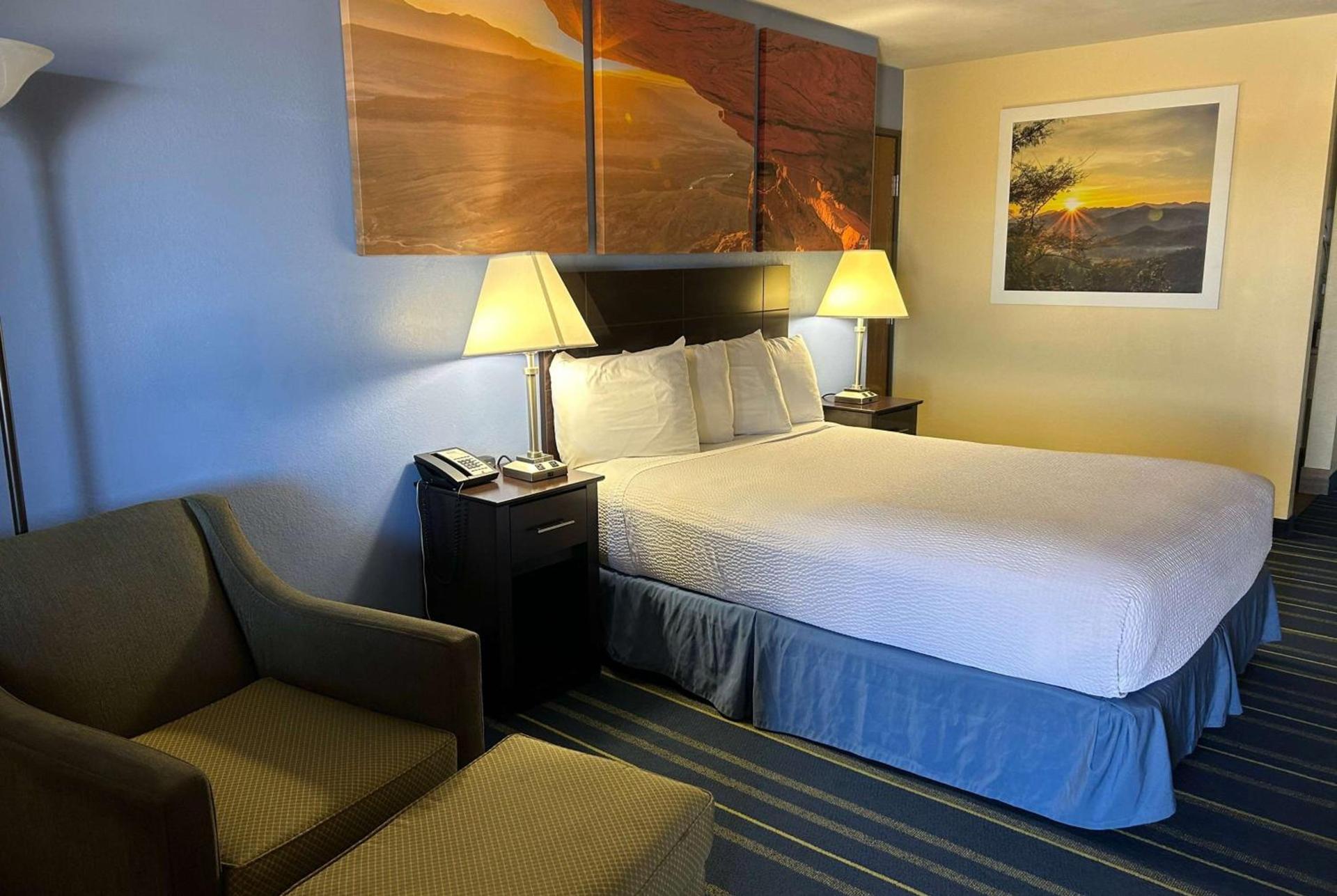 Days Inn by Wyndham Holbrook photo 13