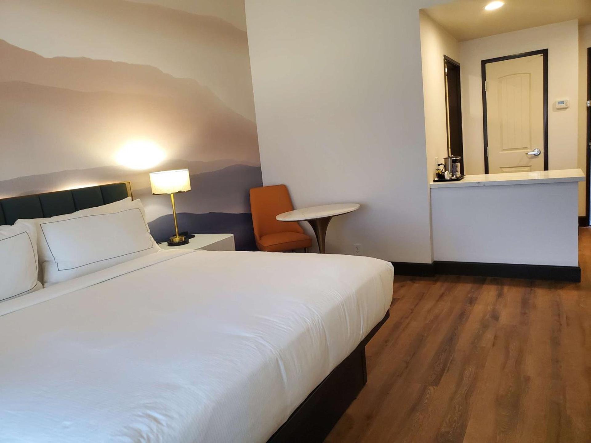 DoubleTree by Hilton Phoenix-Gilbert photo 31
