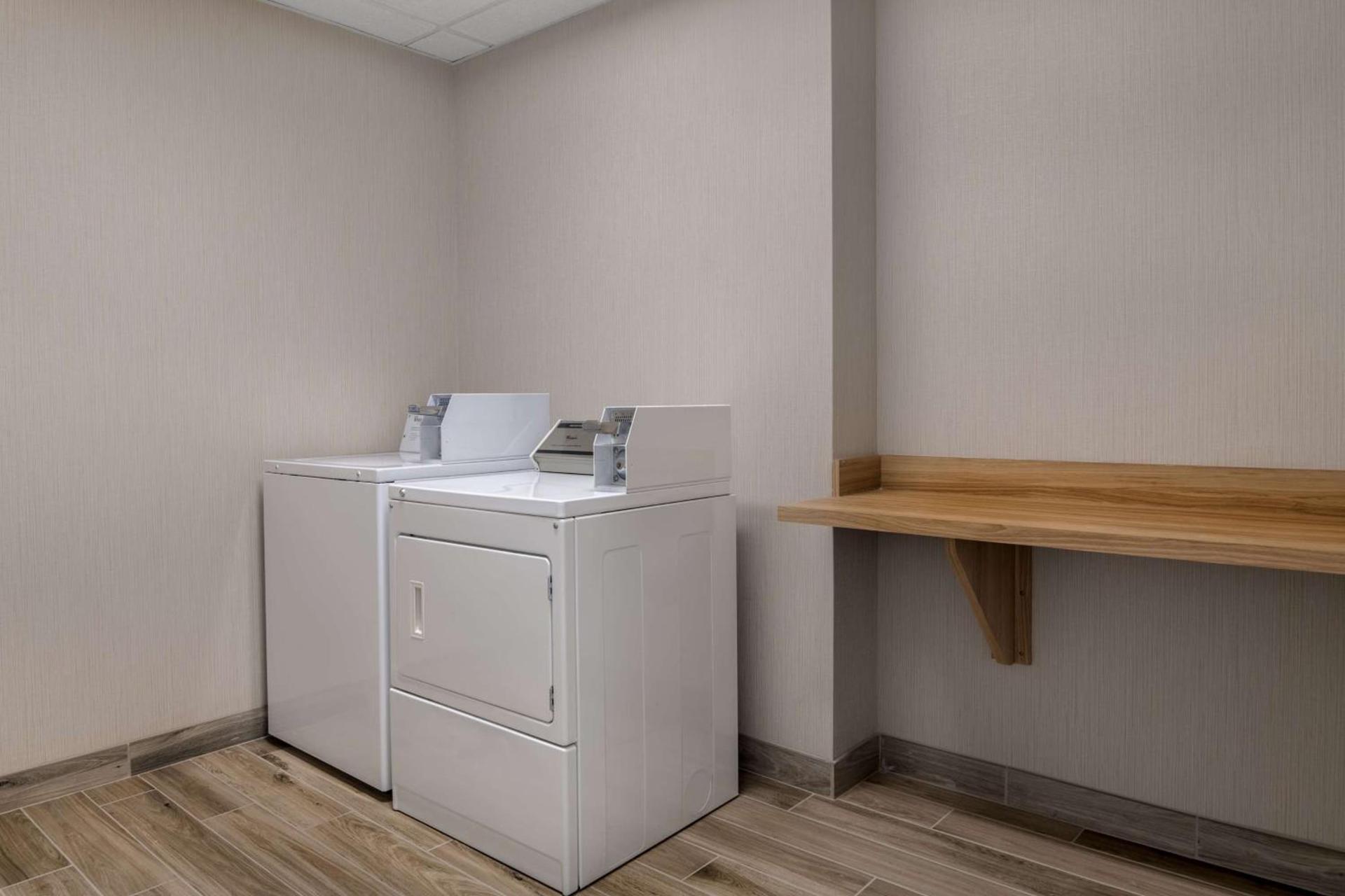 Hampton Inn & Suites Billings West I-90 photo 37