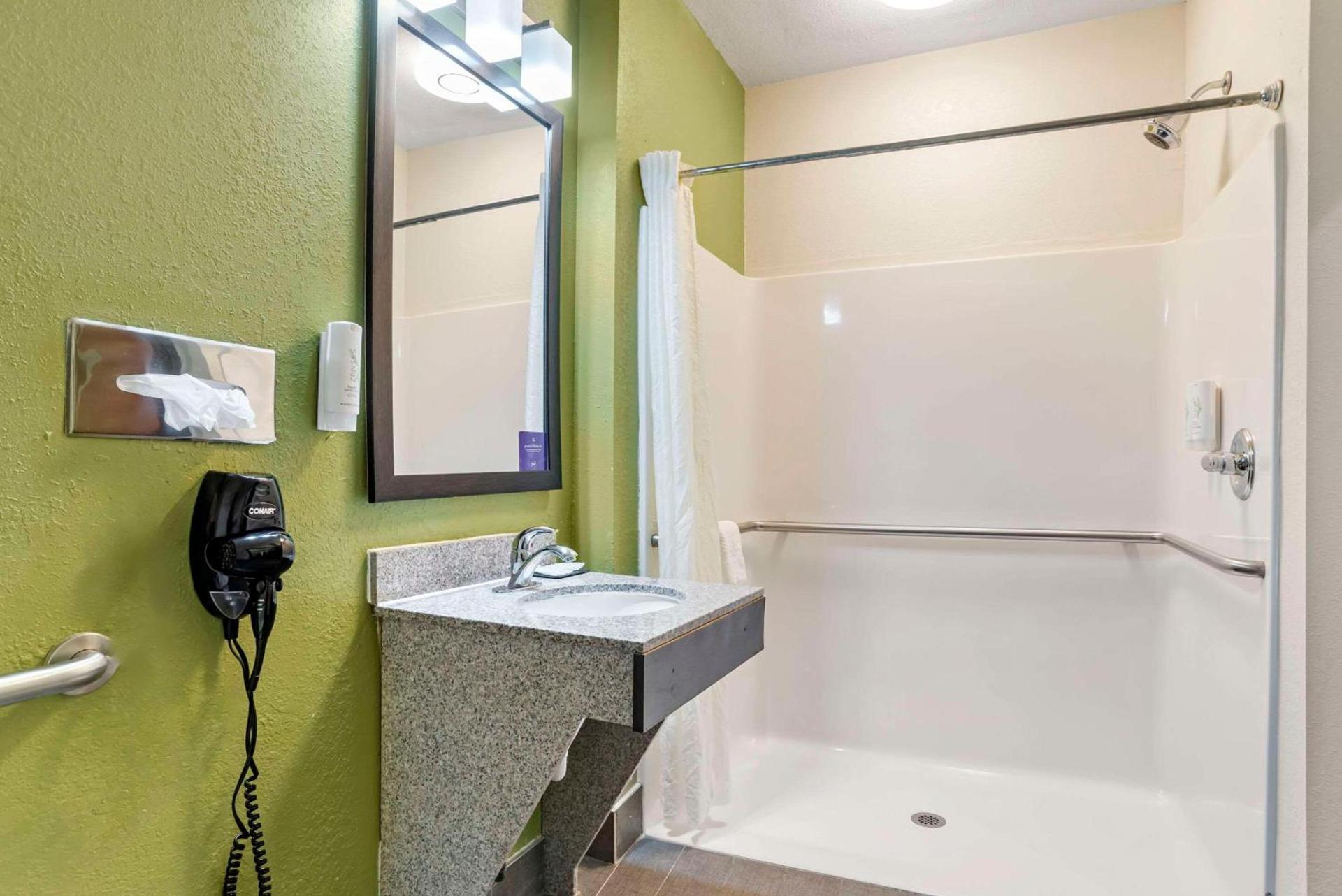 Sleep Inn & Suites Montgomery East I-85 photo 13