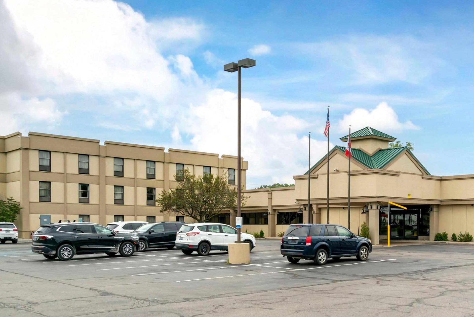Quality Inn & Suites Monroe photo 2