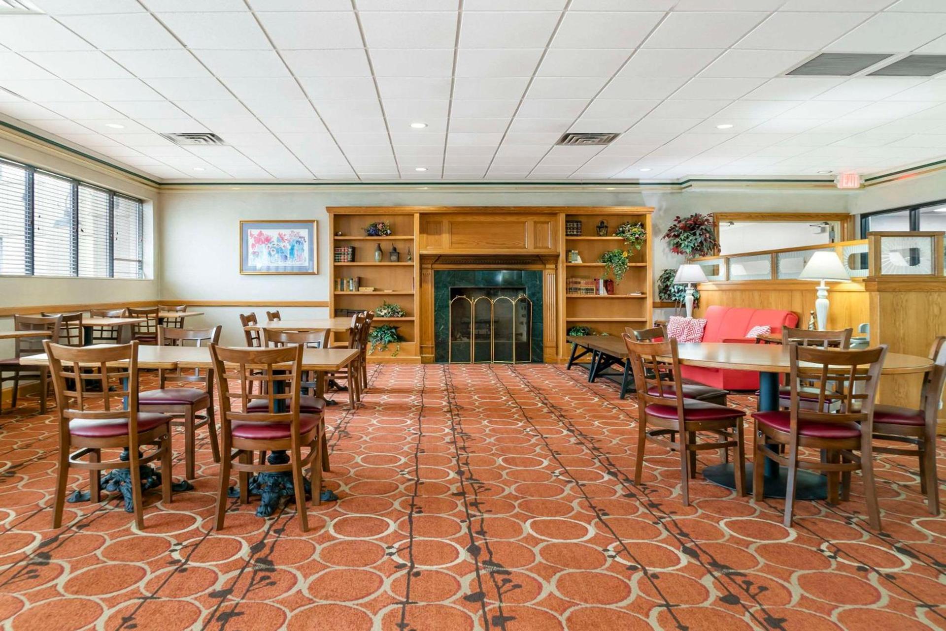 Quality Inn & Suites Monroe photo 46